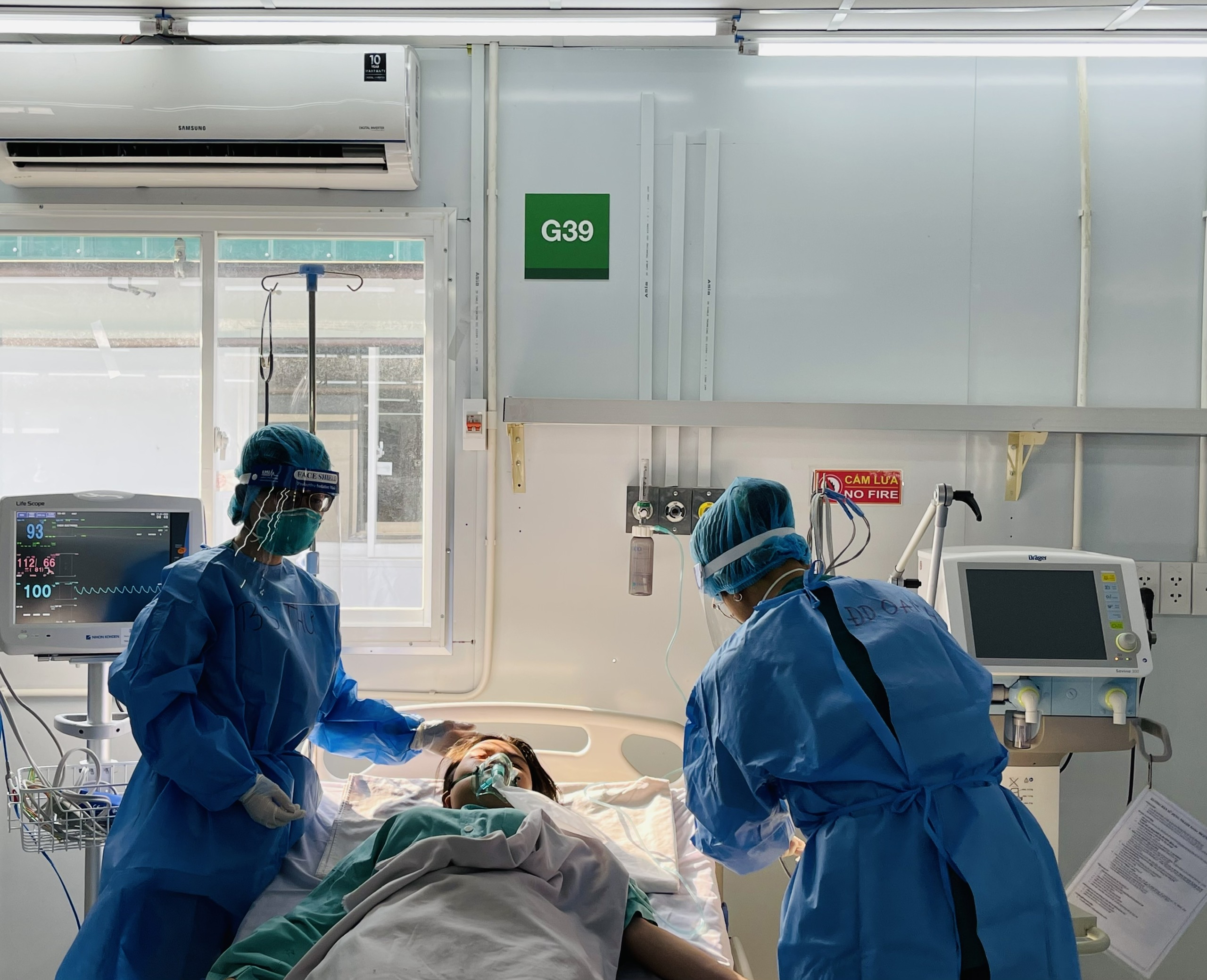 TP.HCM chuẩn bị kịch bản ứng phó các tình huống khẩn cấp về Covid-19- Ảnh 1. TP.HCM chuẩn bị kịch bản ứng phó các tình huống khẩn cấp về Covid-19- Ảnh 1.