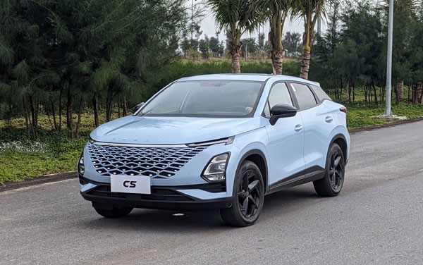 “Tân binh” Omoda C5 sắp ra mắt, phân khúc SUV hạng B cạnh tranh “nóng bỏng” “Tân binh” Omoda C5 sắp ra mắt, phân khúc SUV hạng B cạnh tranh “nóng bỏng”