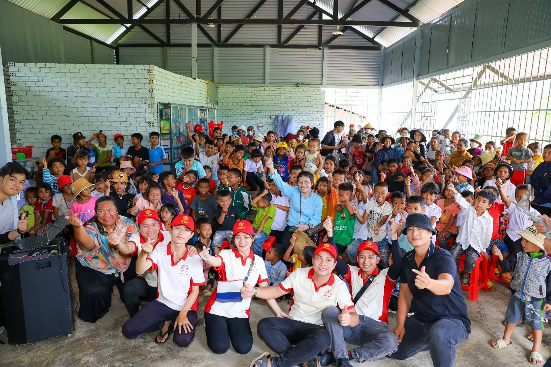 Tiệm vàng Kim Hạnh: Trao gửi yêu thương trong các hoạt động thiện nguyện - Ảnh 3.