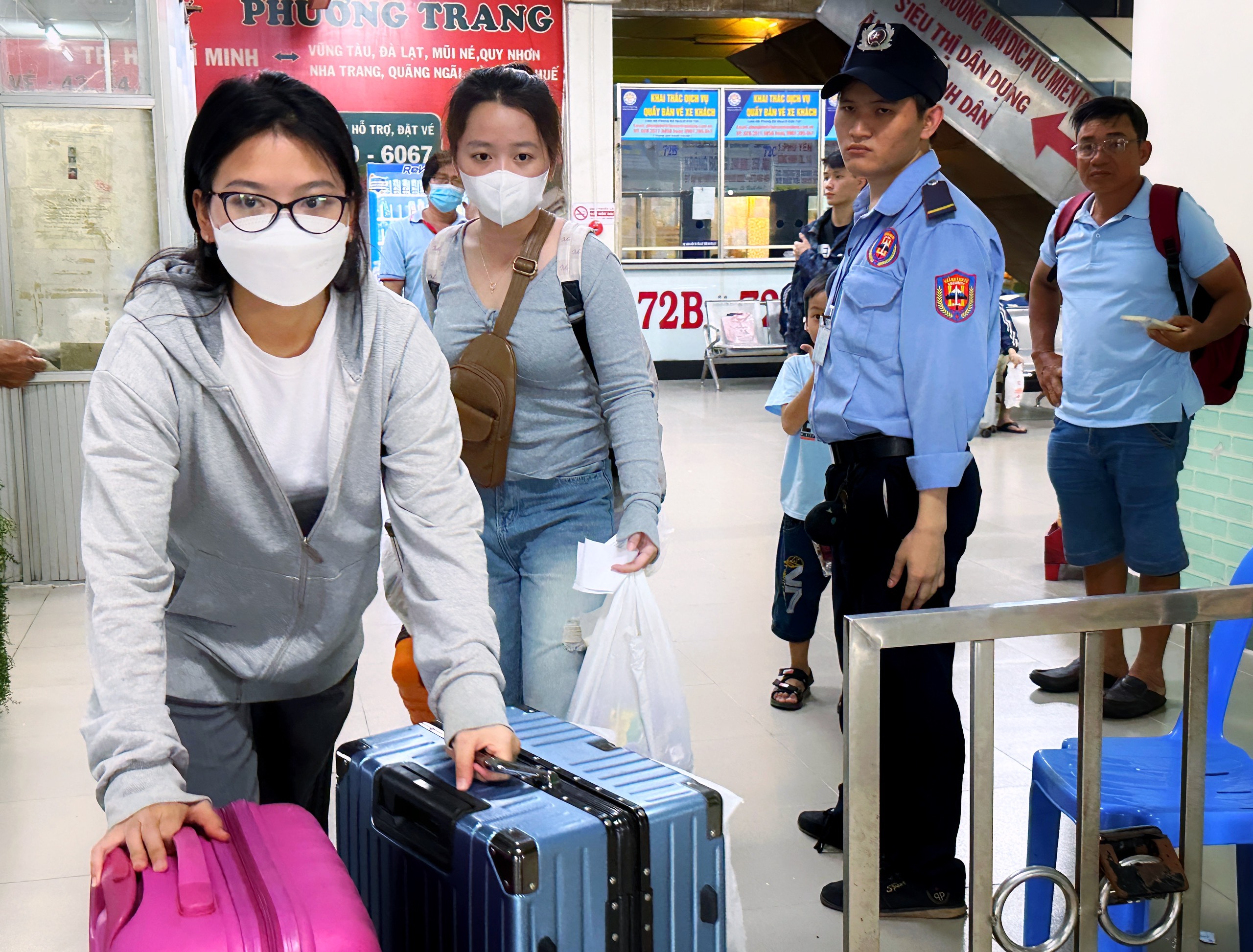 Vé tàu xe tết 2024, hãy gọi những số điện thoại này- Ảnh 1. Vé tàu xe tết 2024, hãy gọi những số điện thoại này- Ảnh 1.