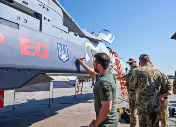 Viện trợ từ phương Tây cạn kiệt, Ukraine tự tìm kế hoạch B Viện trợ từ phương Tây cạn kiệt, Ukraine tự tìm kế hoạch B