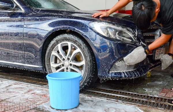 Tự rửa ô tô tại nhà ngày cận Tết, cần lưu ý gì?