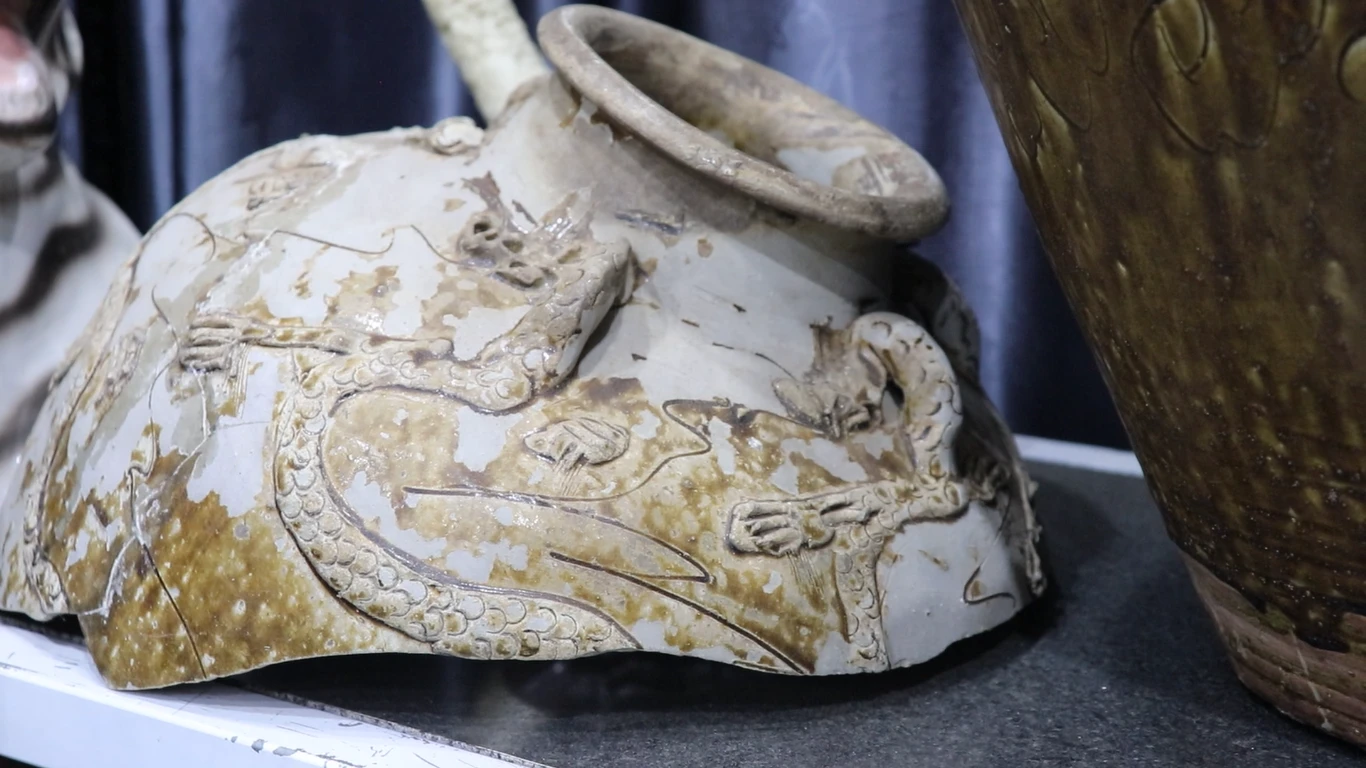Chiêm ngưỡng hình tượng rồng khắc họa trên chóe cổ với niên đại hàng ngàn năm
