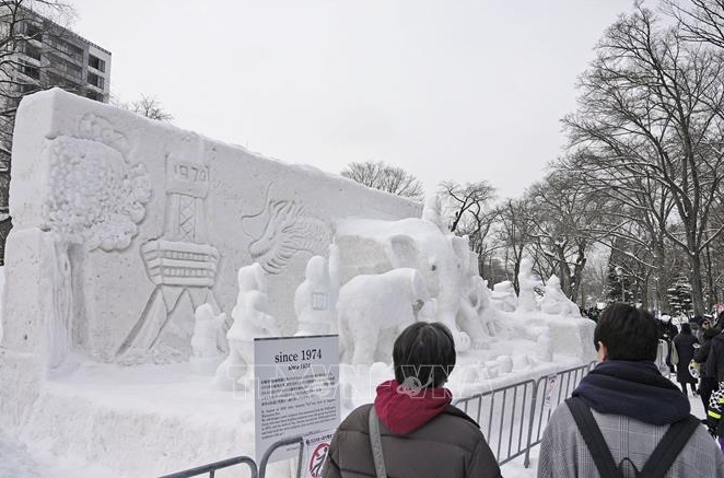 Khám phá 190 tác phẩm điêu khắc băng tuyết tại Lễ hội Sapporo ở Nhật Bản