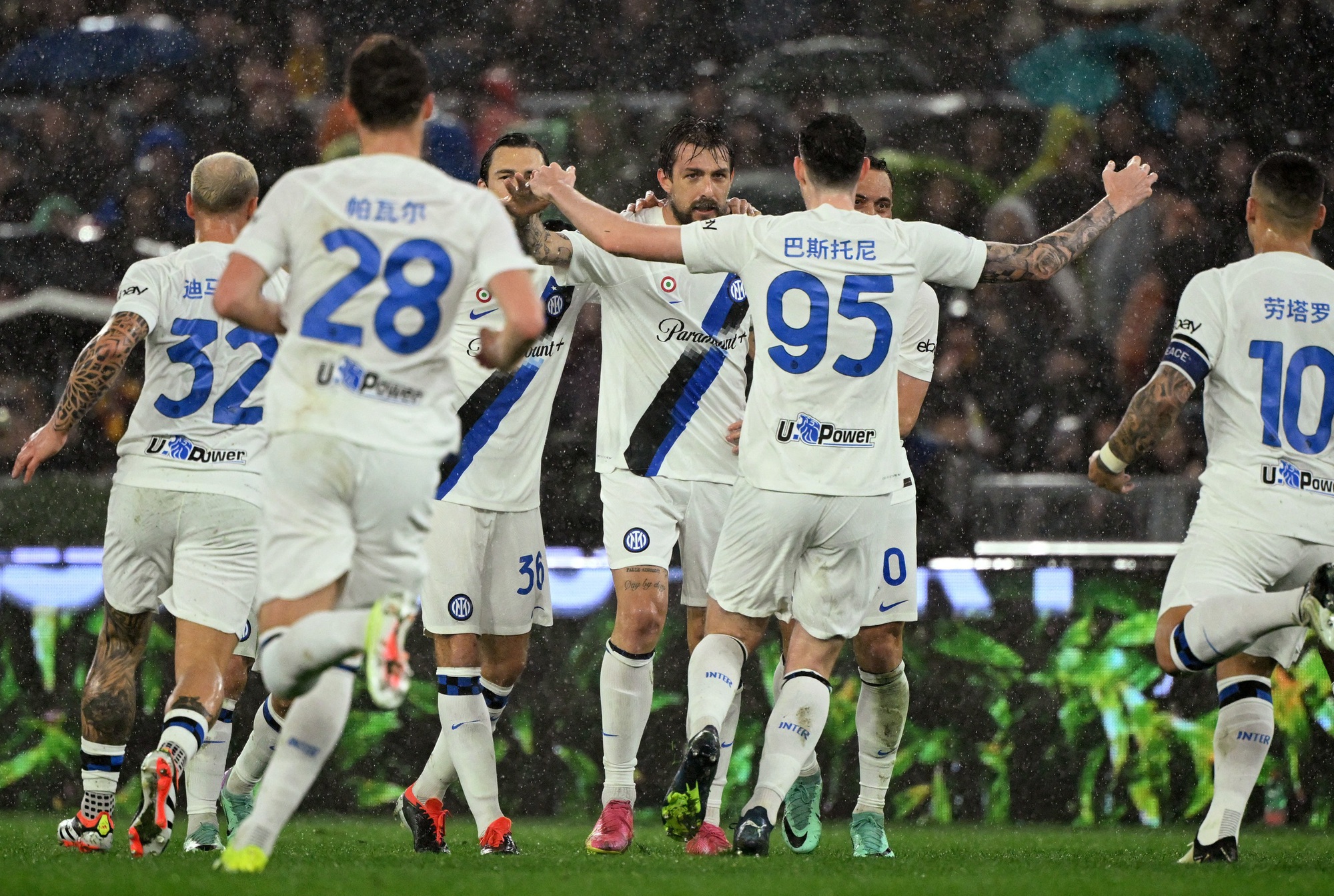 Inter Milan giành trọn 3 điểm trên sân của AS Roma