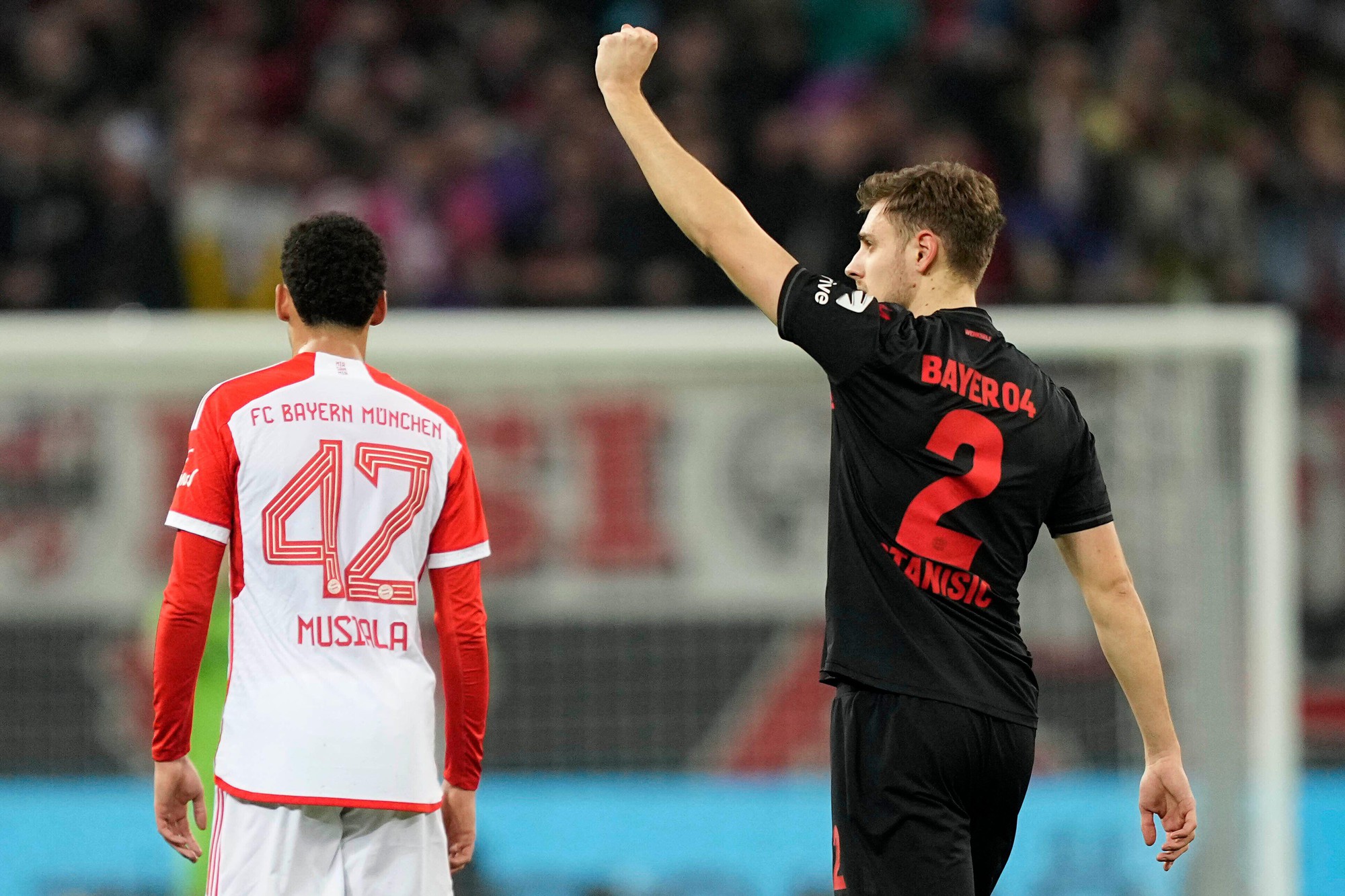 Bayer Leverkusen giành chiến thắng quan trọng trong cuộc đua vô địch