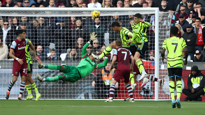 Arsenal đè bẹp West Ham 6 bàn không gỡ