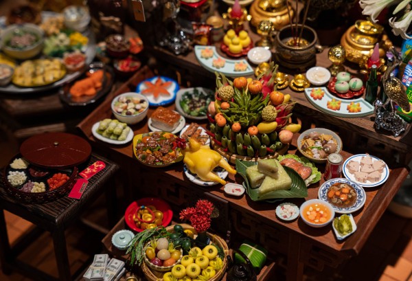 Cô gái Hà Nội tái hiện mâm cỗ cổ truyền ngày Tết của người Việt bằng phiên bản tí hon Cô gái Hà Nội tái hiện mâm cỗ cổ truyền ngày Tết của người Việt bằng phiên bản tí hon