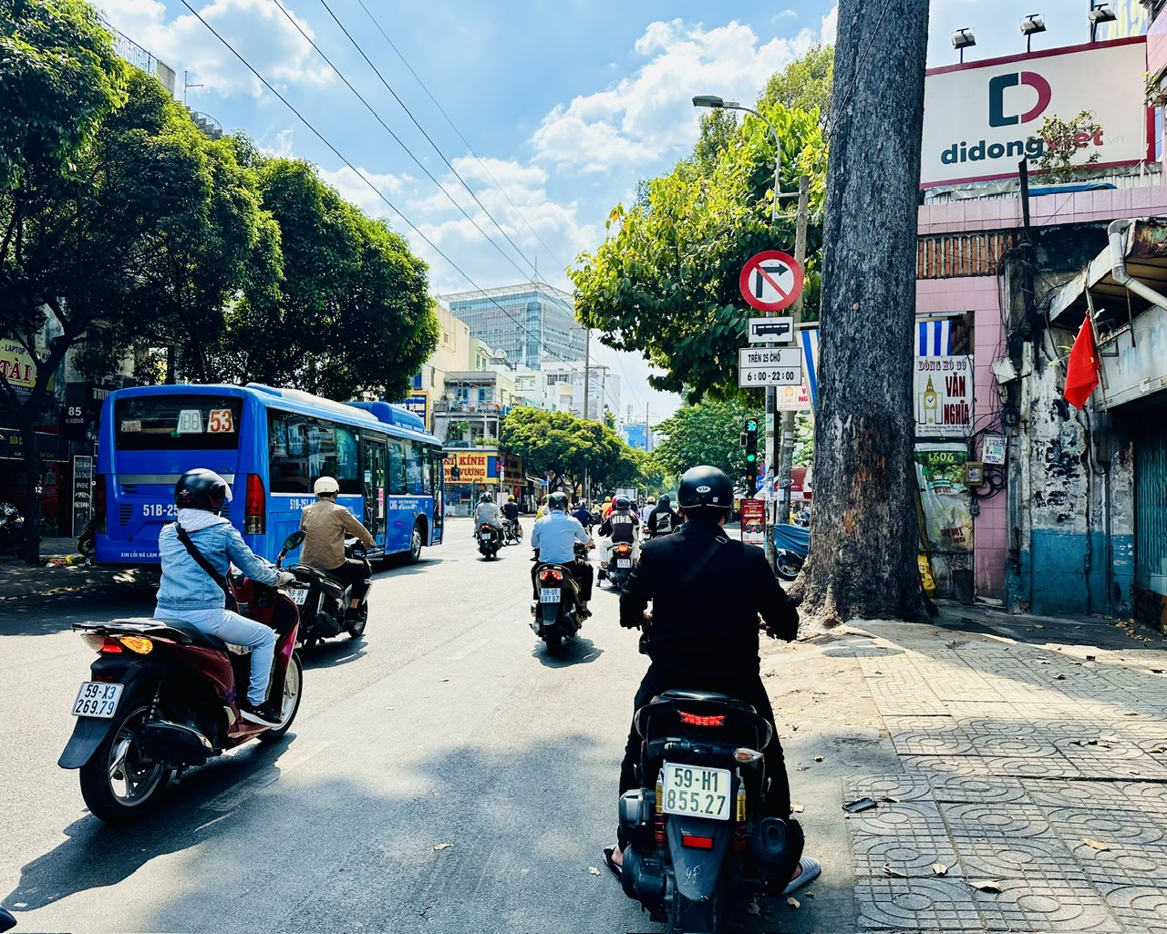 Nắng nóng gay gắt đến 38 độ C tiếp tục trên diện rộng- Ảnh 6. Nắng nóng gay gắt đến 38 độ C tiếp tục trên diện rộng- Ảnh 6.