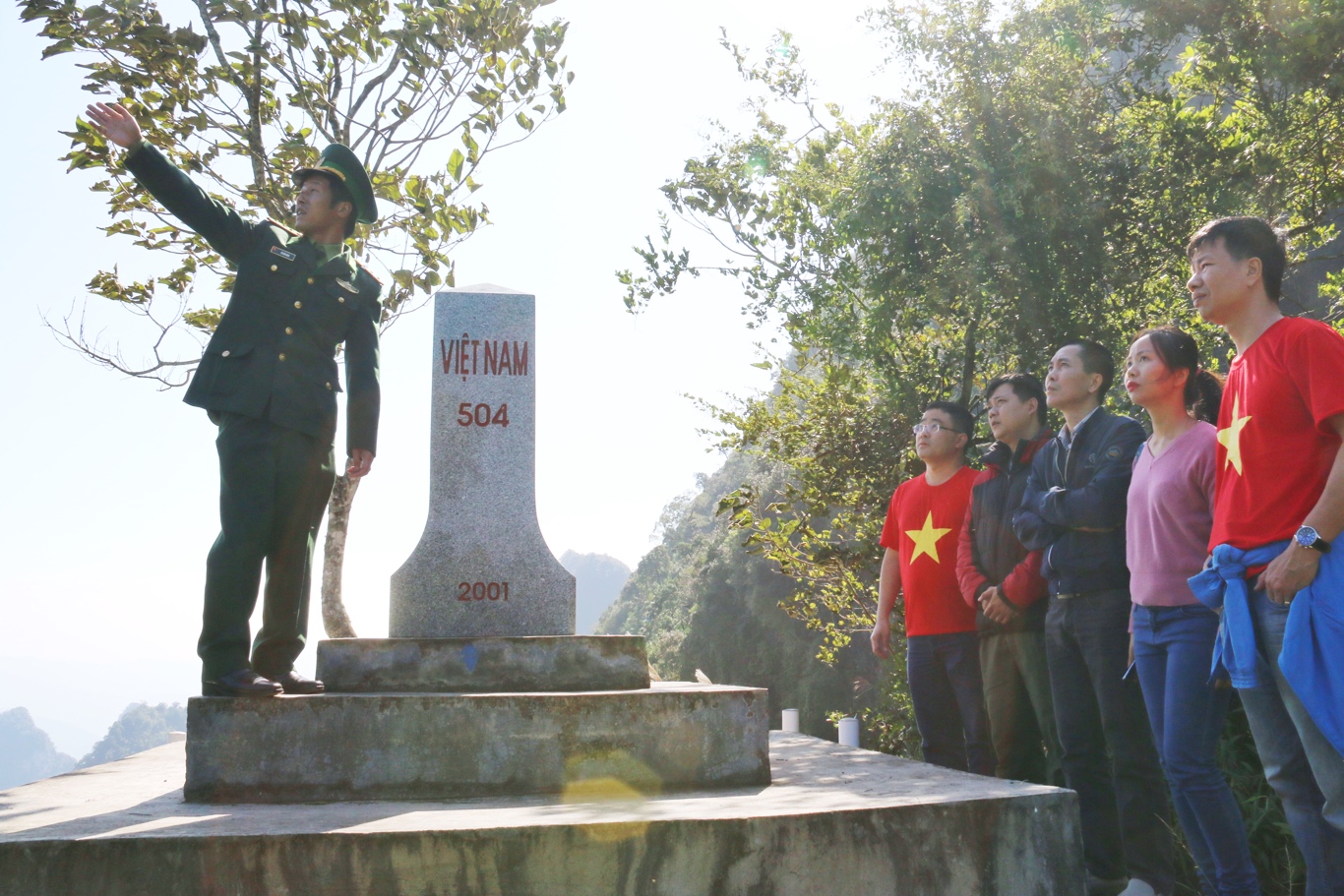 Tìm lại những anh hùng: 2 bố con đều hy sinh
- Ảnh 10.