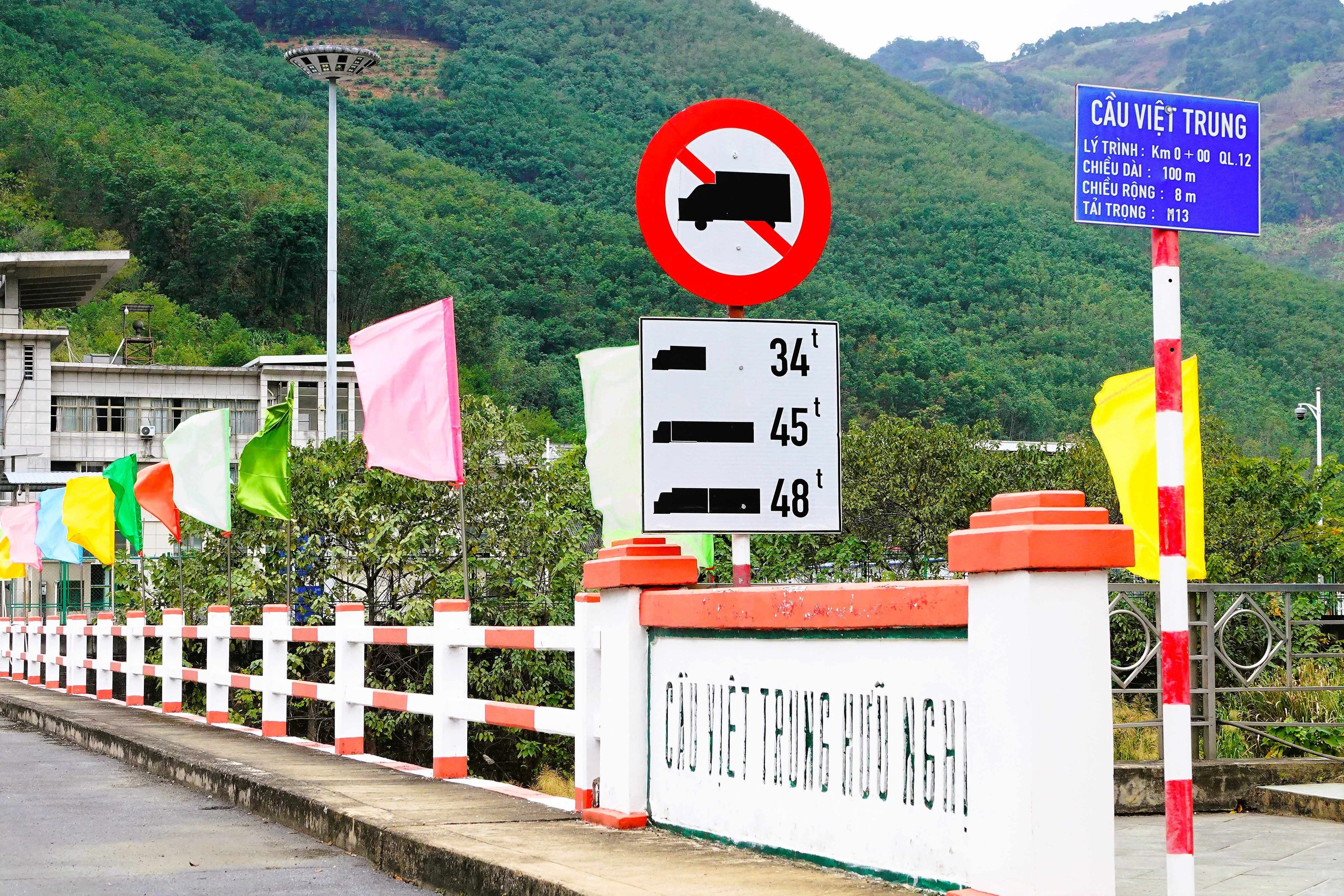 Tìm lại những anh hùng: Người hùng dân tộc Tày ở Cam Cọn- Ảnh 5. Tìm lại những anh hùng: Người hùng dân tộc Tày ở Cam Cọn- Ảnh 5.