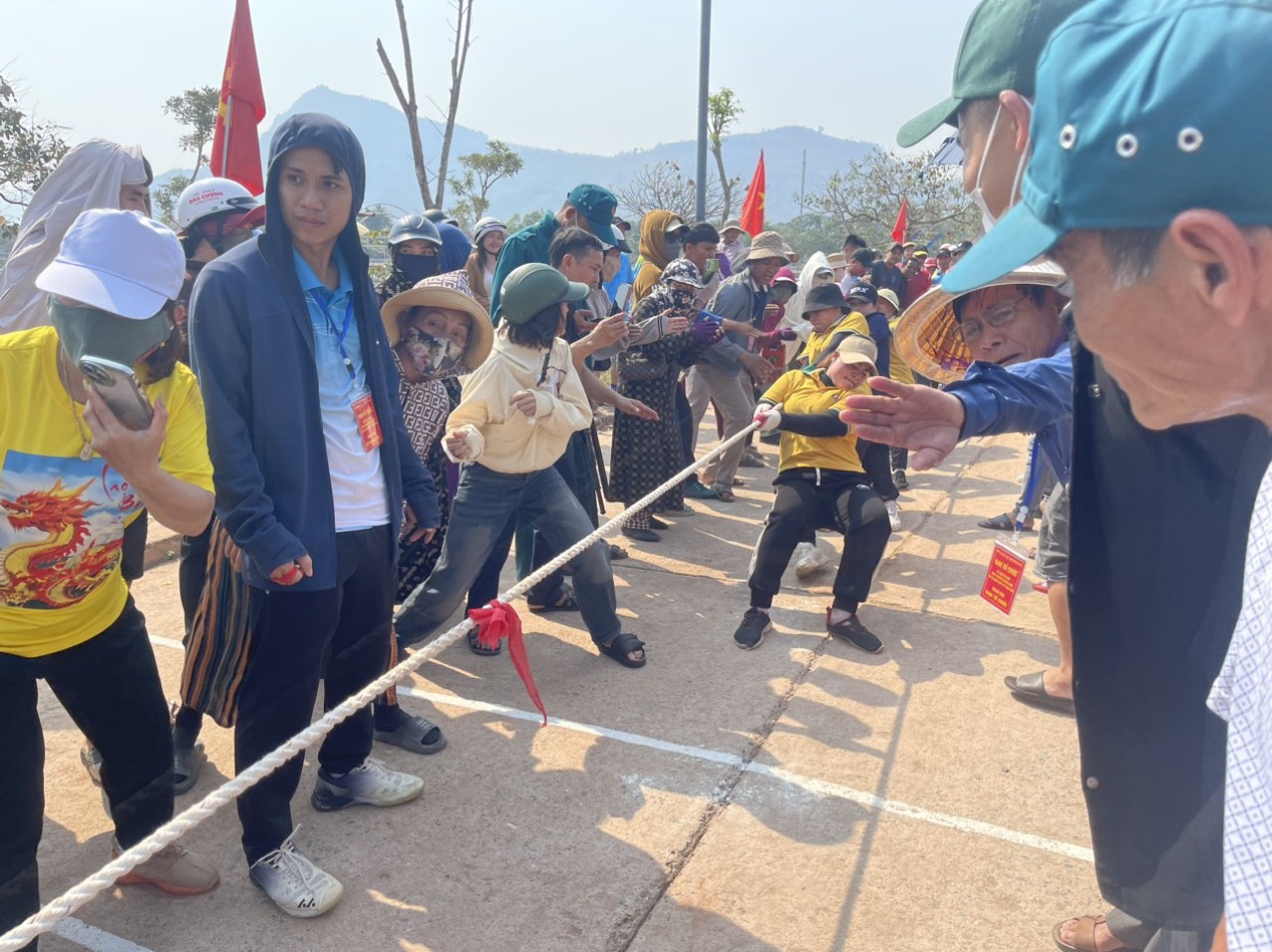 Quảng Trị: Thị trấn vùng biên Lao Bảo sôi nổi với ngày hội biên phòng toàn dân- Ảnh 3.