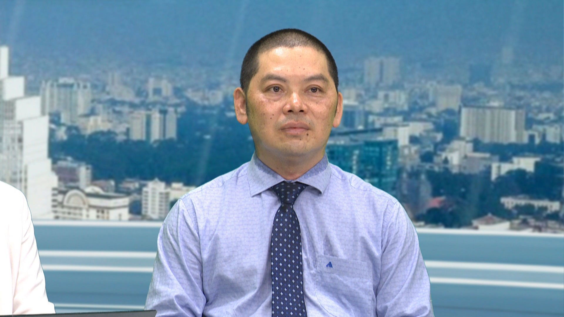 Tuyển sinh ĐH 2024: Dự báo nhu cầu nhân lực khối ngành kinh tế, ngân hàng, luật- Ảnh 2.