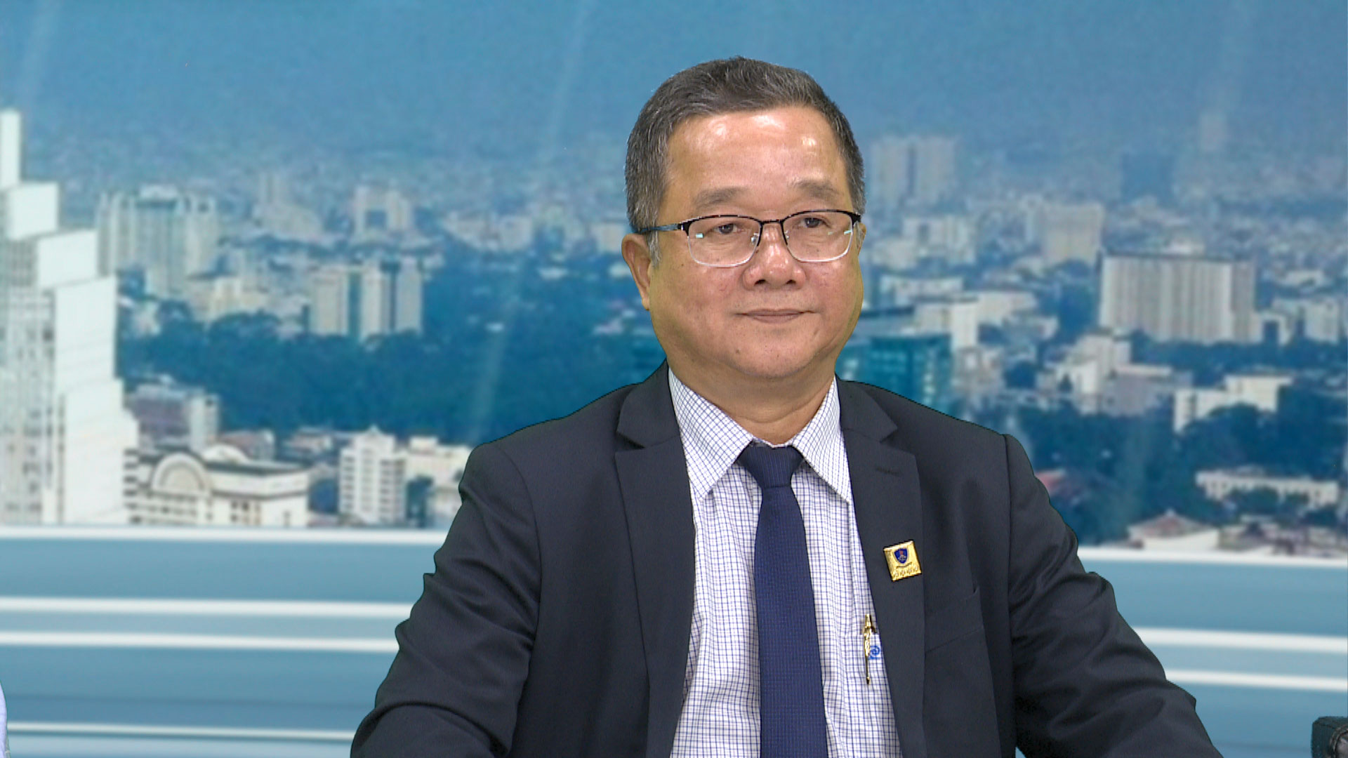 Tuyển sinh ĐH 2024: Dự báo nhu cầu nhân lực khối ngành kinh tế, ngân hàng, luật- Ảnh 3.