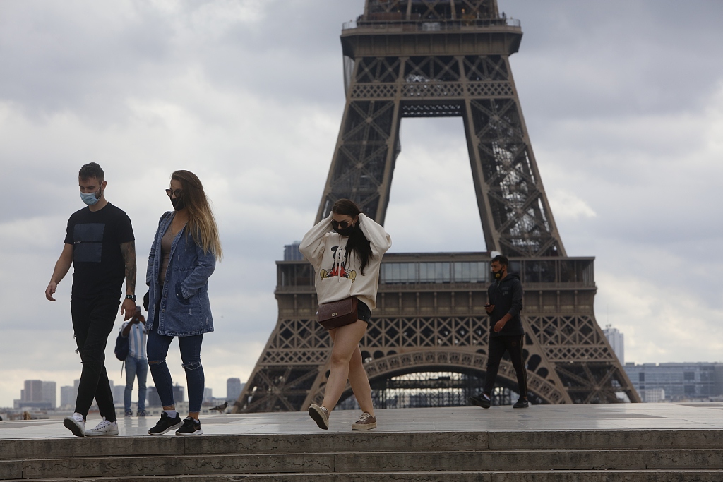 Du lịch Pháp gặp thách thức từ cuộc đình công Tháp Eiffel Du lịch Pháp gặp thách thức từ cuộc đình công Tháp Eiffel
