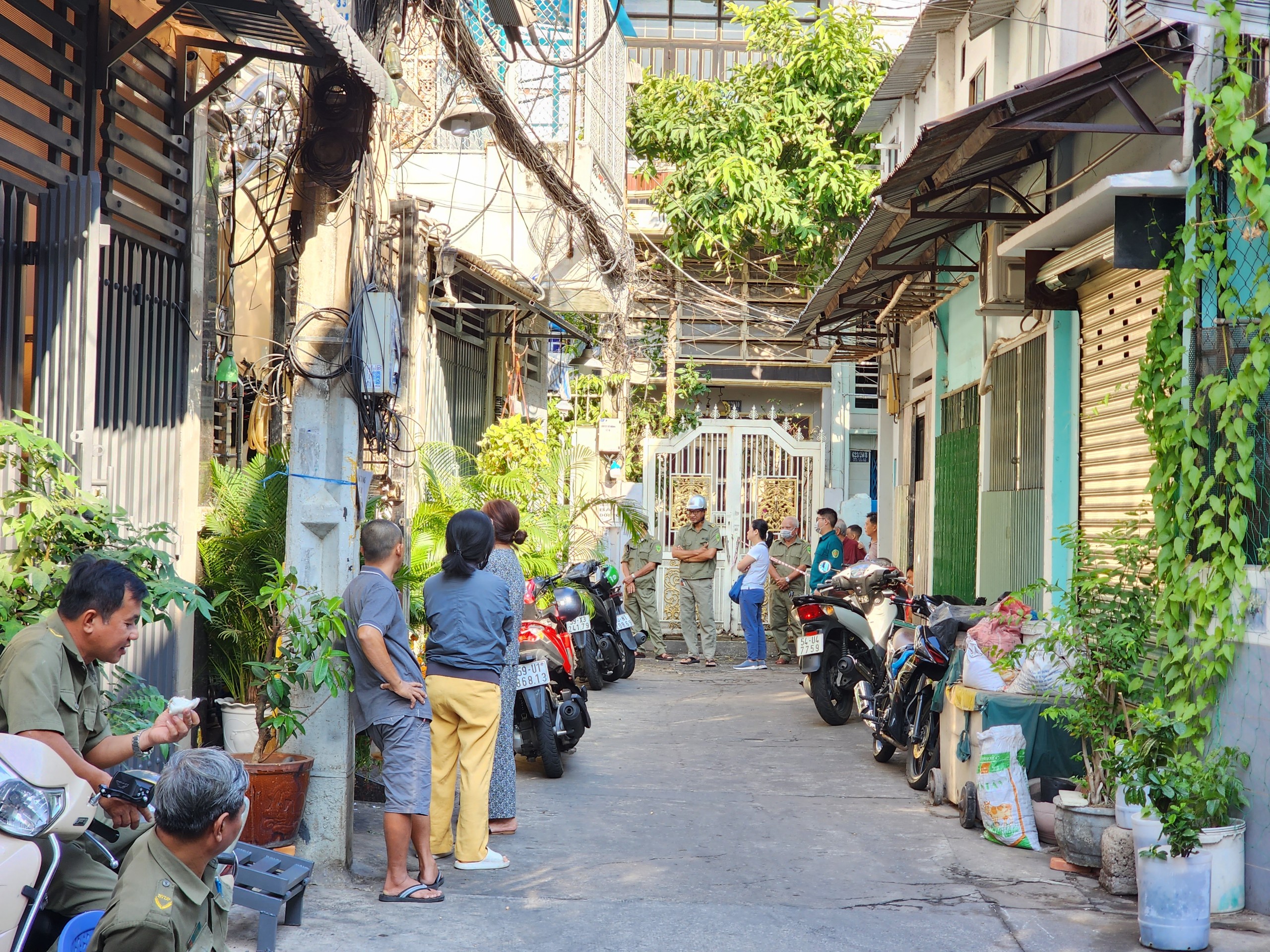 Bí thư Nguyễn Văn Nên thăm hỏi gia đình nạn nhân cháy nhà 4 người tử vong- Ảnh 2.