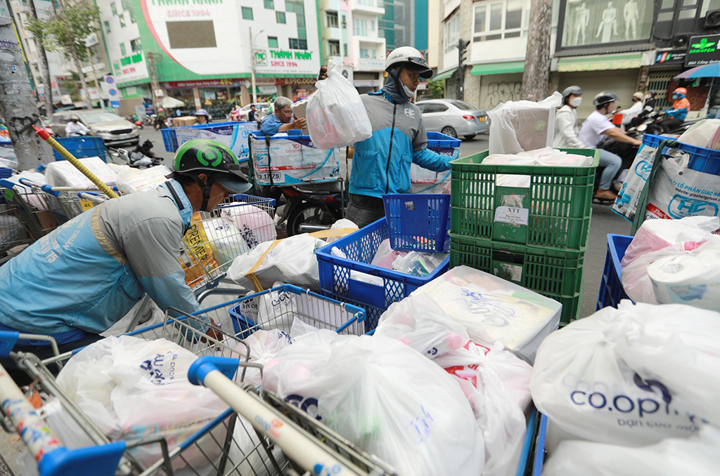 Giao hàng ngừng nhận đơn, khách hàng khốn đốn- Ảnh 1. Giao hàng ngừng nhận đơn, khách hàng khốn đốn- Ảnh 1.