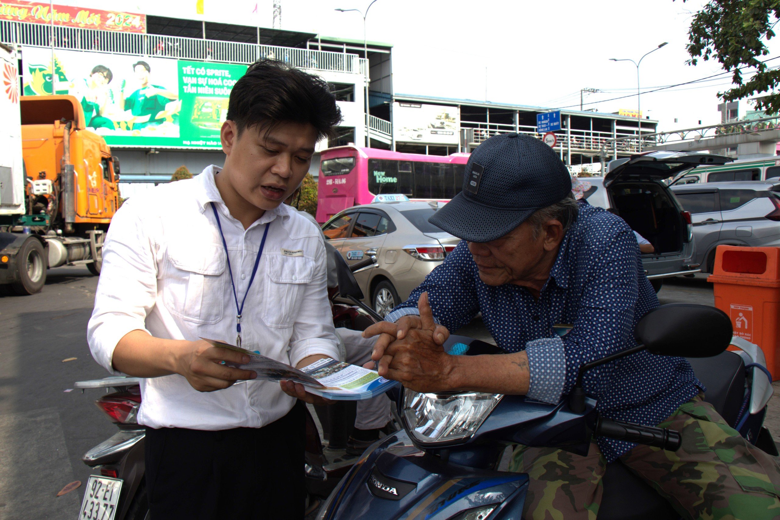 Nhiều công ty đến bến xe, nhà ga TP.HCM tuyển dụng lao động sau tết- Ảnh 3.