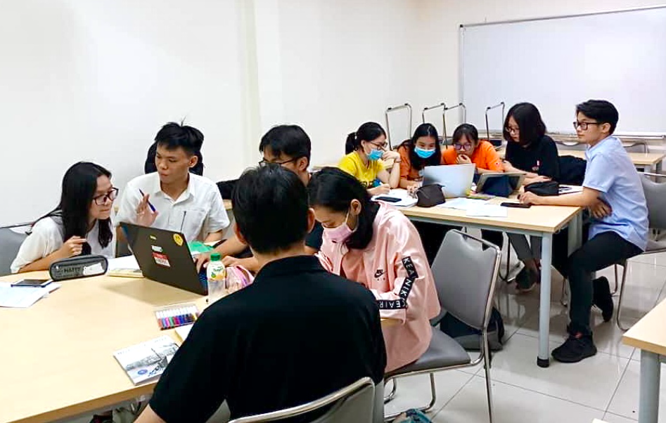 Quá lạm dụng IELTS sẽ làm sai lệch bản chất của việc học ngoại ngữ- Ảnh 1. Quá lạm dụng IELTS sẽ làm sai lệch bản chất của việc học ngoại ngữ- Ảnh 1.