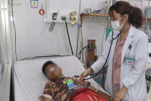 TP.HCM: 2 trẻ em nhập viện nghi ngộ độc do vi khuẩn Clostridium Botulinum- Ảnh 1. TP.HCM: 2 trẻ em nhập viện nghi ngộ độc do vi khuẩn Clostridium Botulinum- Ảnh 1.