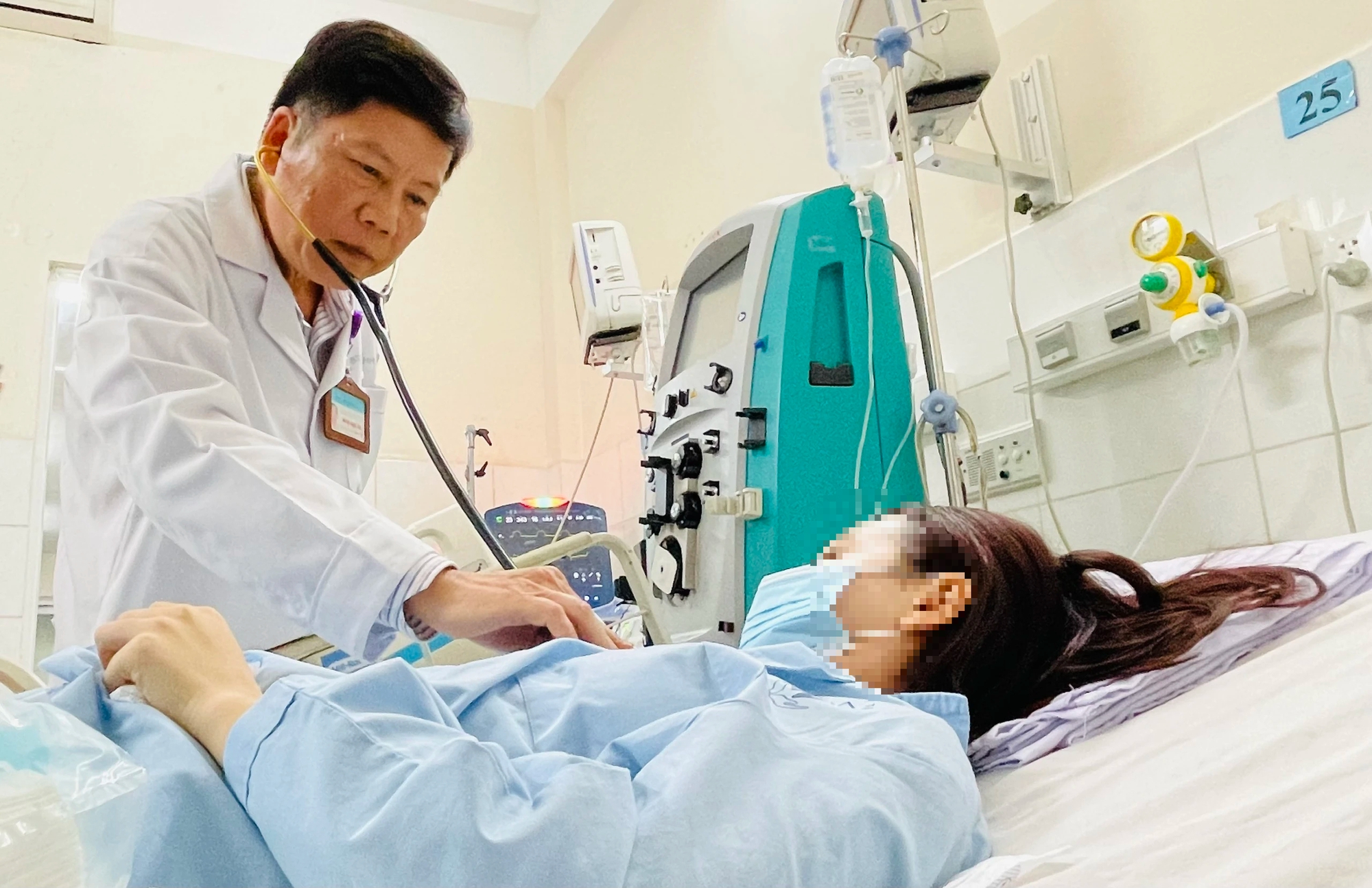TP.HCM: Nữ sinh hôn mê sau khi uống 'nước vui' ở tiệc sinh nhật- Ảnh 1. TP.HCM: Nữ sinh hôn mê sau khi uống 'nước vui' ở tiệc sinh nhật- Ảnh 1.