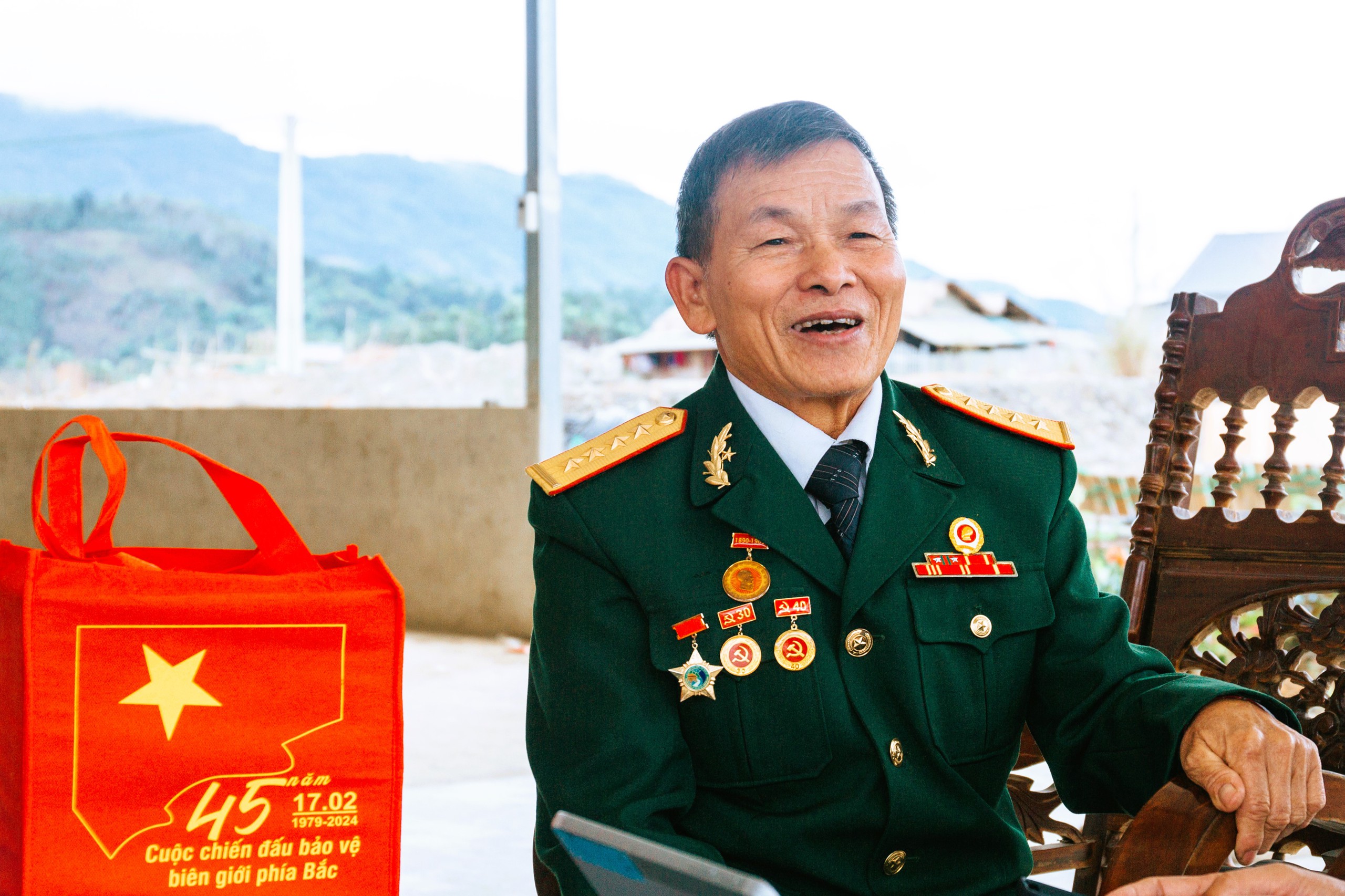 Tìm lại những anh hùng: Người hùng dân tộc Tày ở Cam Cọn- Ảnh 1. Tìm lại những anh hùng: Người hùng dân tộc Tày ở Cam Cọn- Ảnh 1.