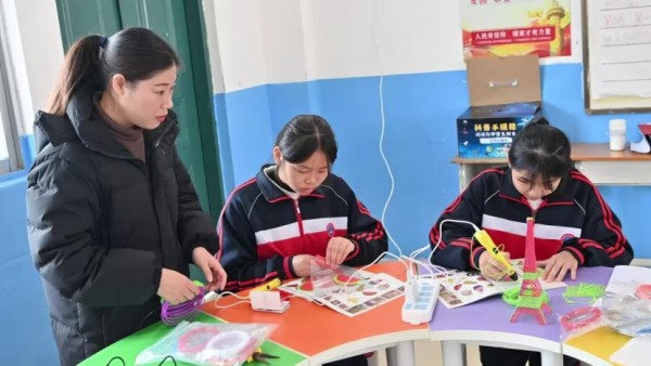 Trung Quốc có thể thừa gần 2 triệu giáo viên do dân số giảm Trung Quốc có thể thừa gần 2 triệu giáo viên do dân số giảm