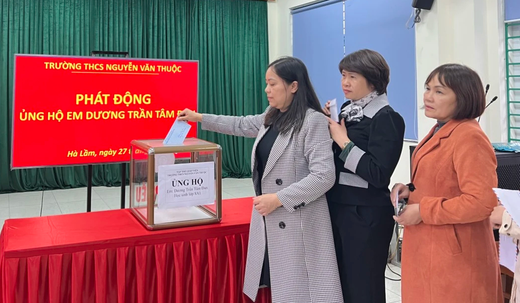 Ủng hộ gần 200 triệu đồng cho nữ sinh bị ngã từ tầng 4 xuống sân trường- Ảnh 1. Ủng hộ gần 200 triệu đồng cho nữ sinh bị ngã từ tầng 4 xuống sân trường- Ảnh 1.