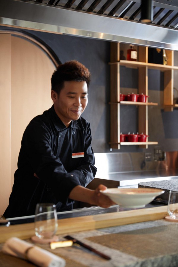 Trò chuyện cùng 2 đầu bếp Việt của nhà hàng Nhật Fusion được đề cử WeChoice Awards 2023