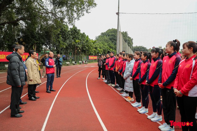 Thứ trưởng Hoàng Đạo Cương thăm, động viên các đội tuyển chuẩn bị tham dự vòng loại Olympic Paris 2024. - Ảnh 3.