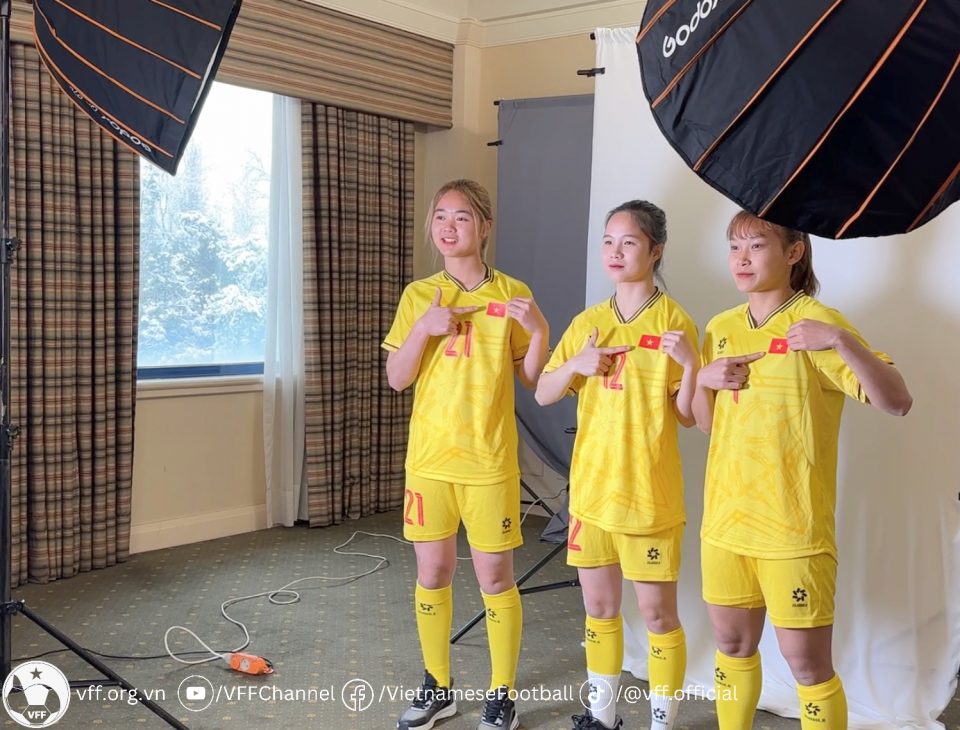 Đại diện U20 nữ Việt Nam làm quen sân thi đấu với U20 Nhật Bản