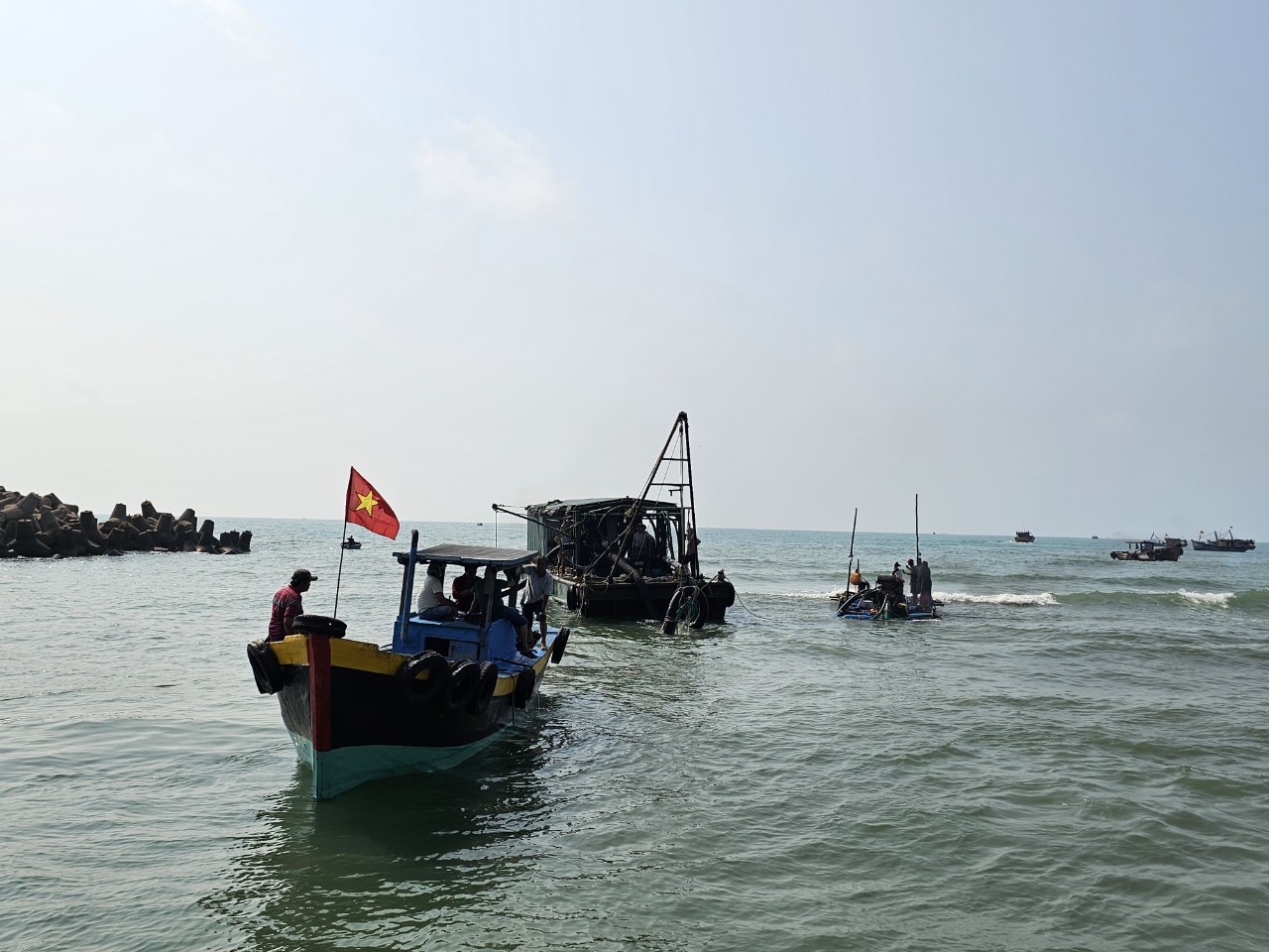 Bà Rịa - Vũng Tàu: Khơi luồng cửa biển Bến Lội- Ảnh 3. Bà Rịa - Vũng Tàu: Khơi luồng cửa biển Bến Lội- Ảnh 3.