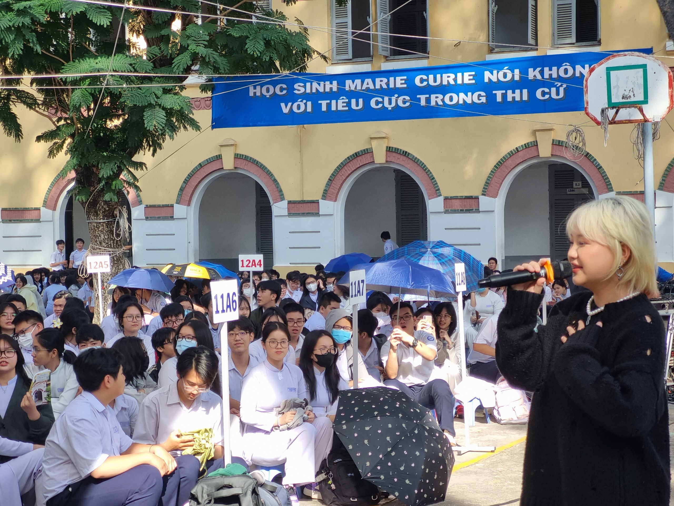 Tư vấn mùa thi ở ngôi trường 106 tuổi tại TP.HCM- Ảnh 9. Tư vấn mùa thi ở ngôi trường 106 tuổi tại TP.HCM- Ảnh 9.