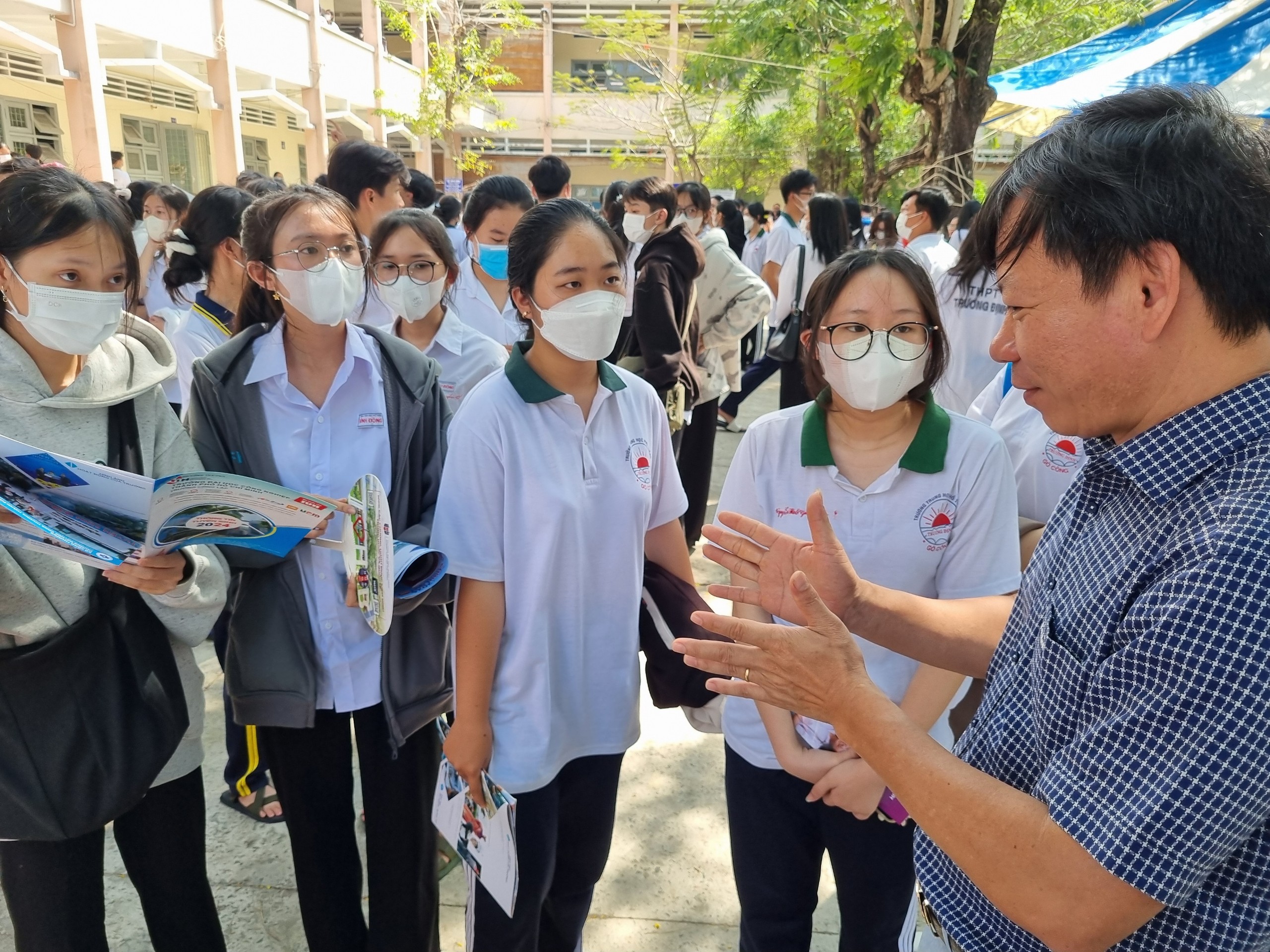 Đề thi tốt nghiệp THPT từ năm 2025: Hạn chế may rủi, tăng độ phân hóa- Ảnh 2. Đề thi tốt nghiệp THPT từ năm 2025: Hạn chế may rủi, tăng độ phân hóa- Ảnh 2.