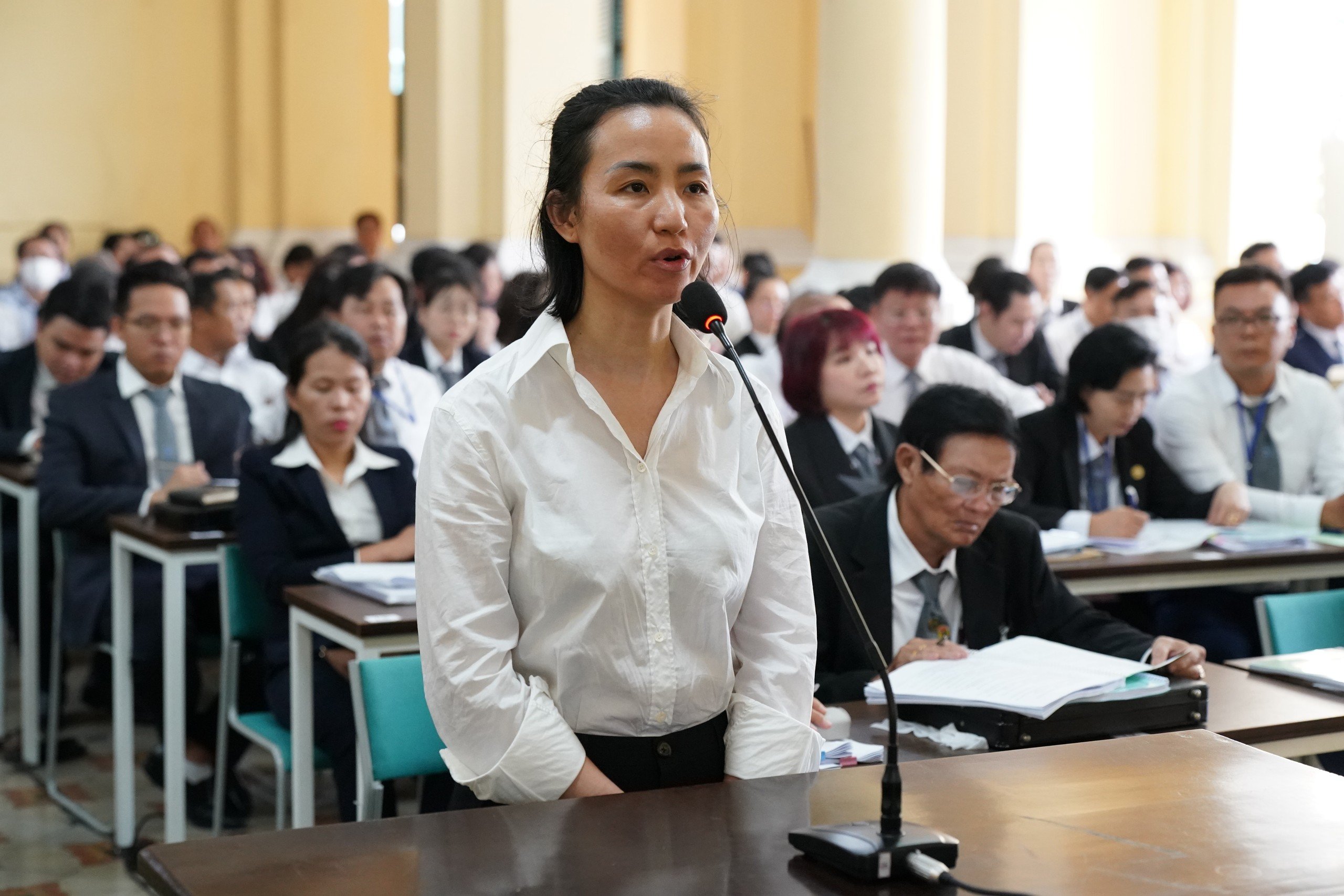 Nội dung xét xử vụ án Trương Mỹ Lan ngày thứ 6: Chu Lập Cơ thừa nhận ký sai- Ảnh 2. Nội dung xét xử vụ án Trương Mỹ Lan ngày thứ 6: Chu Lập Cơ thừa nhận ký sai- Ảnh 2.