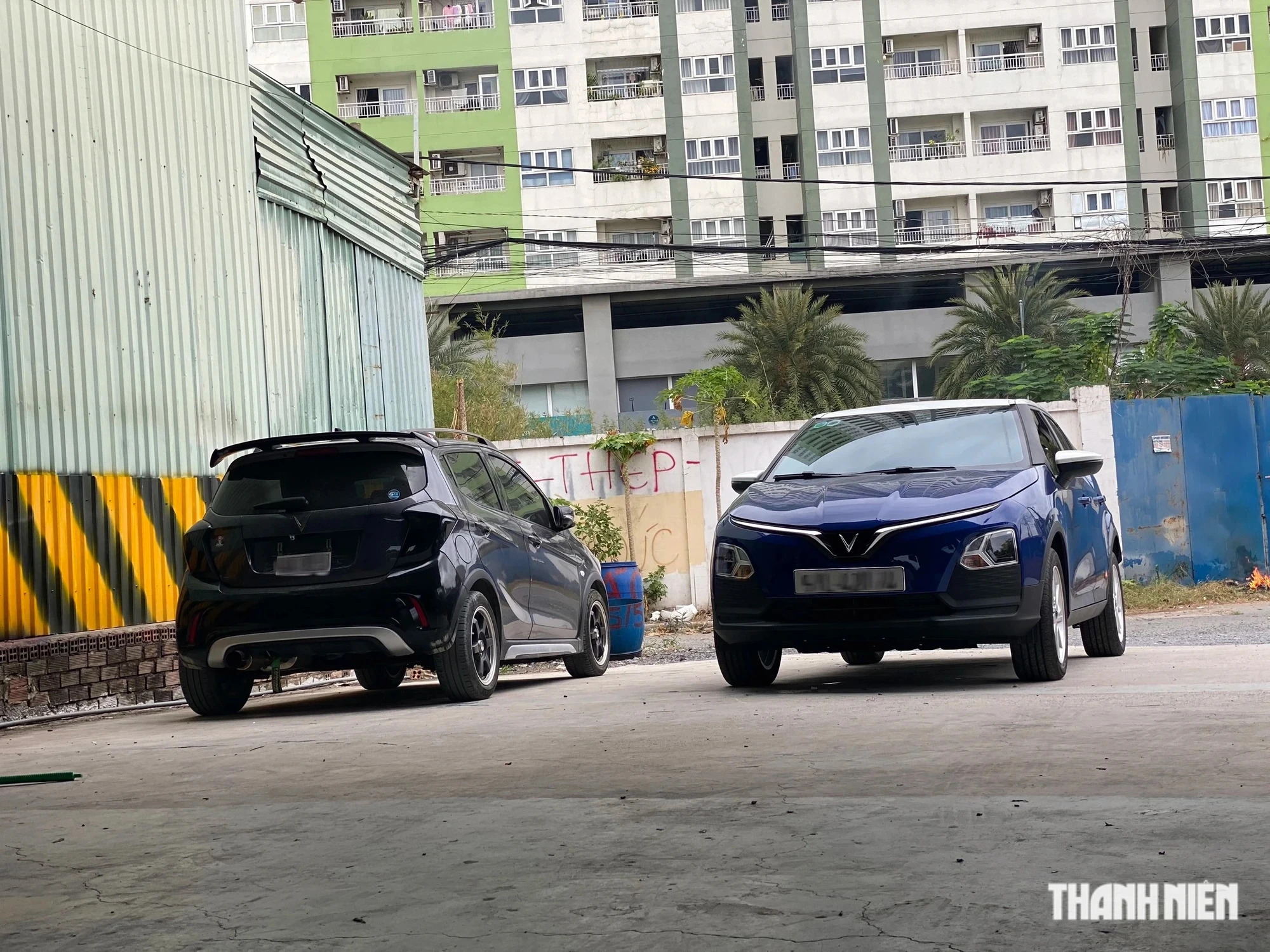 Mua ô tô lần đầu: Nên chọn xe điện hay xe máy xăng truyền thống?