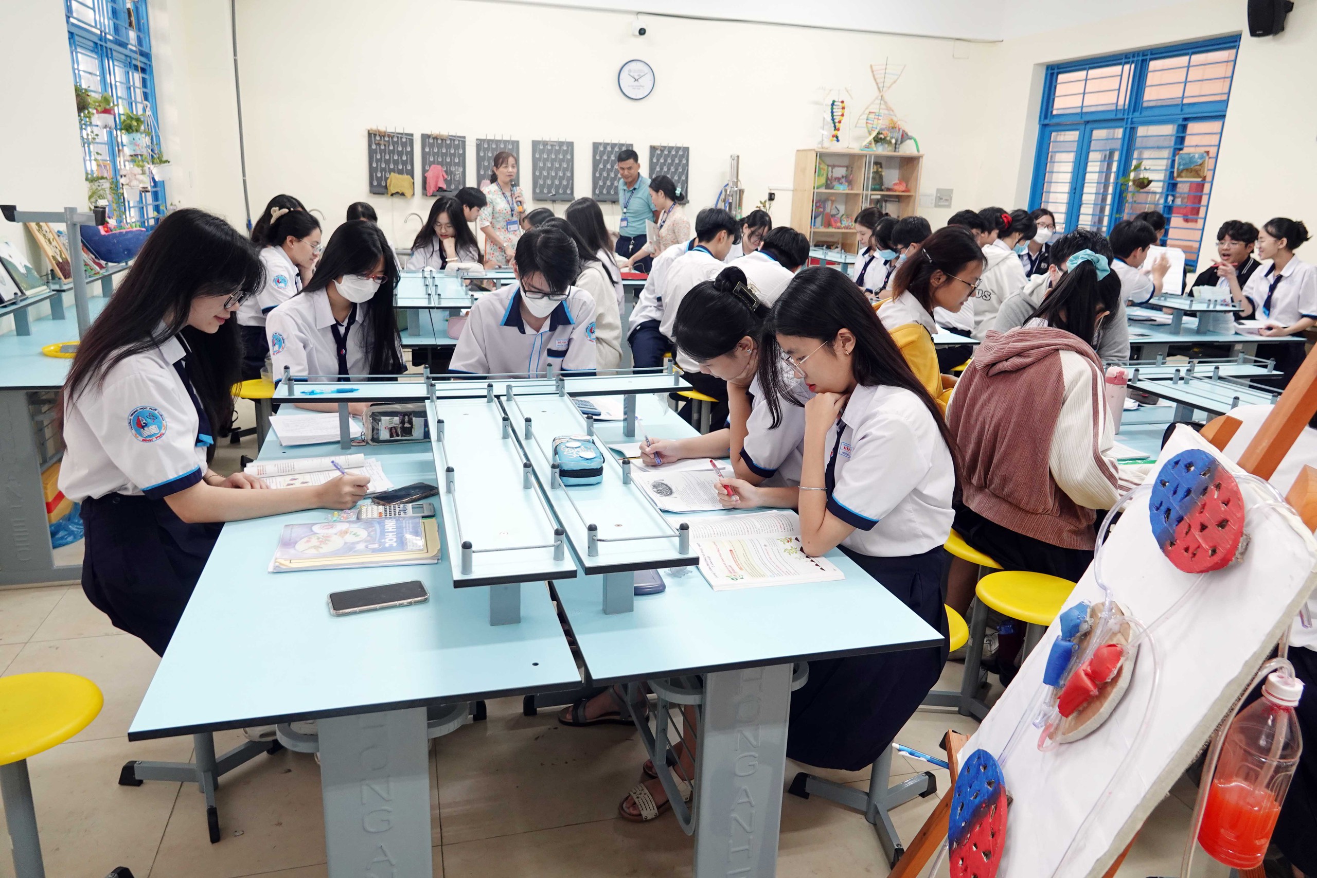 Thi tốt nghiệp THPT từ năm 2025: Cách tính điểm mới, dạy và học cũng khác- Ảnh 2. Thi tốt nghiệp THPT từ năm 2025: Cách tính điểm mới, dạy và học cũng khác- Ảnh 2.