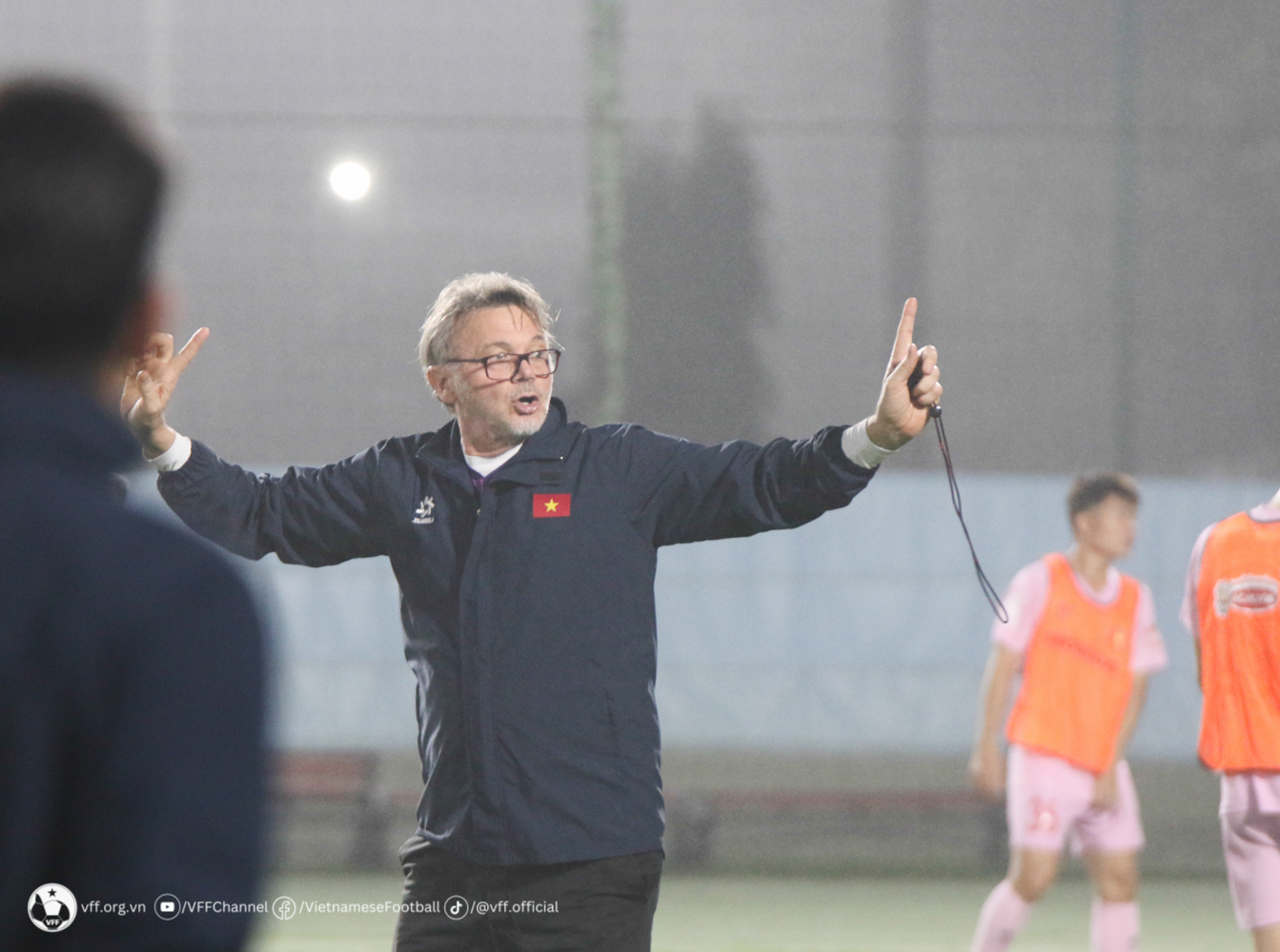 Tuyển Việt Nam tập trung đủ quân số, tích cực tập luyện cho cuộc đọ sức với Indonesia