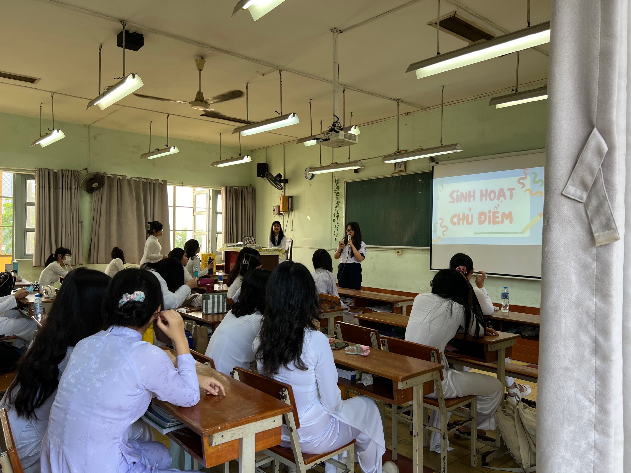 Sở GD-ĐT TP.HCM đề xuất tách Trường THPT chuyên Trần Đại Nghĩa thành 2 trường - Ảnh 2. Sở GD-ĐT TP.HCM đề xuất tách Trường THPT chuyên Trần Đại Nghĩa thành 2 trường - Ảnh 2.