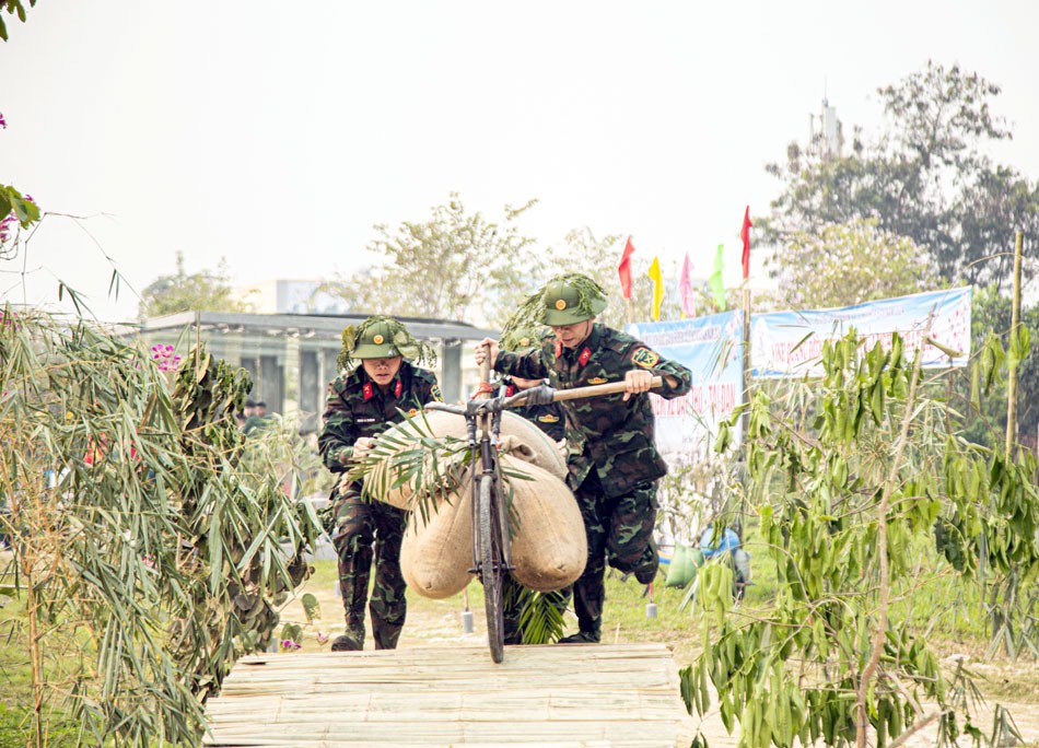Sôi nổi thi đấu đẩy xe đạp thồ, tải đạn trong dịp lễ hội Hoa Ban năm 2024 Sôi nổi thi đấu đẩy xe đạp thồ, tải đạn trong dịp lễ hội Hoa Ban năm 2024