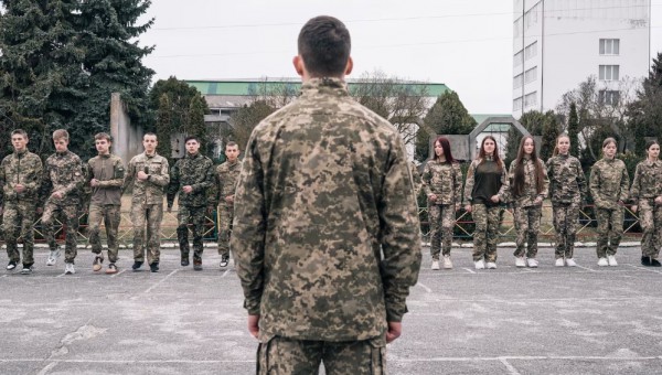 Ngôi làng gần như vắng bóng đàn ông ở Ukraine