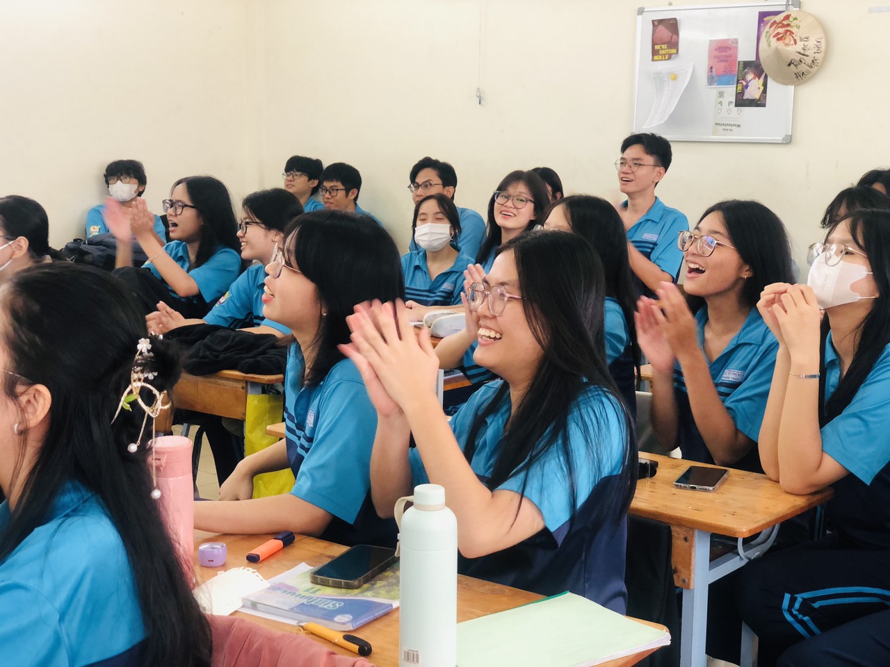 Một cách hướng nghiệp mới: Cho học sinh tập làm giáo viên- Ảnh 3. Một cách hướng nghiệp mới: Cho học sinh tập làm giáo viên- Ảnh 3.