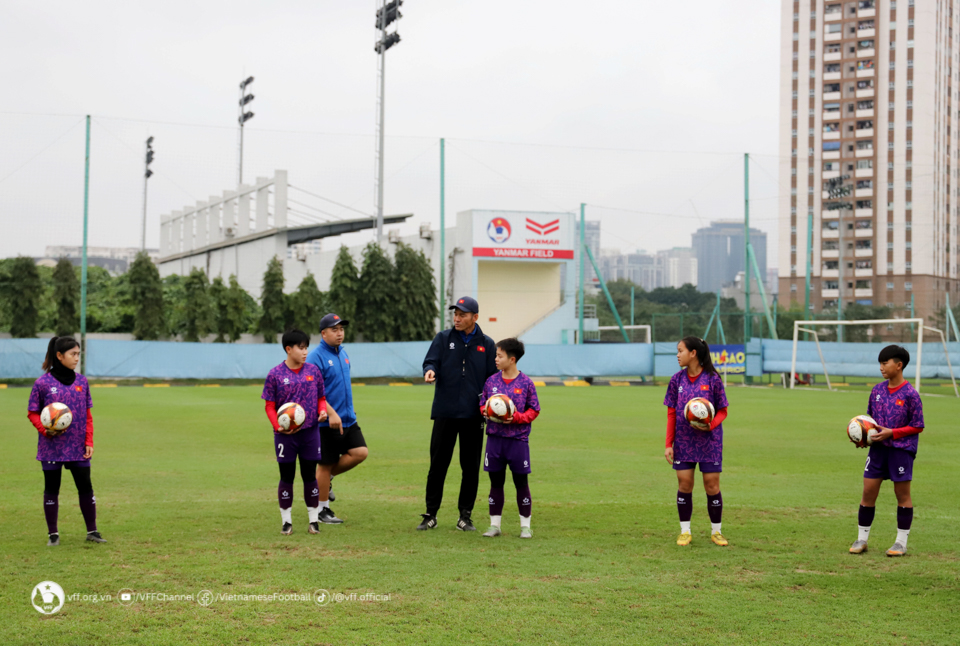 ĐT U16 nữ Việt Nam tập trung chuẩn bị thi đấu giao hữu quốc tế ĐT U16 nữ Việt Nam tập trung chuẩn bị thi đấu giao hữu quốc tế