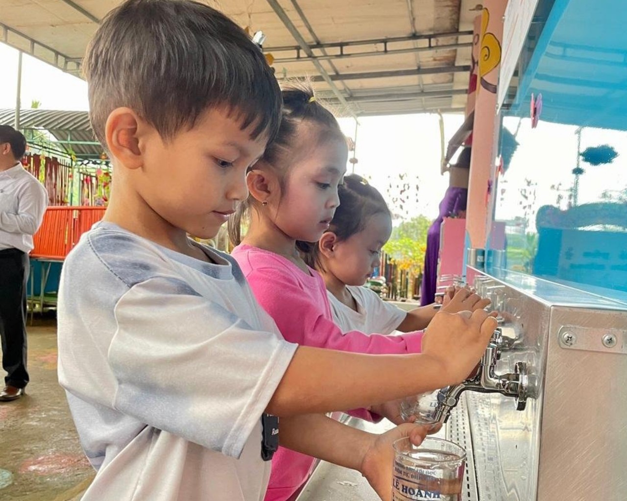 3 trường mầm non vùng cao Quảng Ngãi được tài trợ hệ thống máy lọc nước- Ảnh 2.