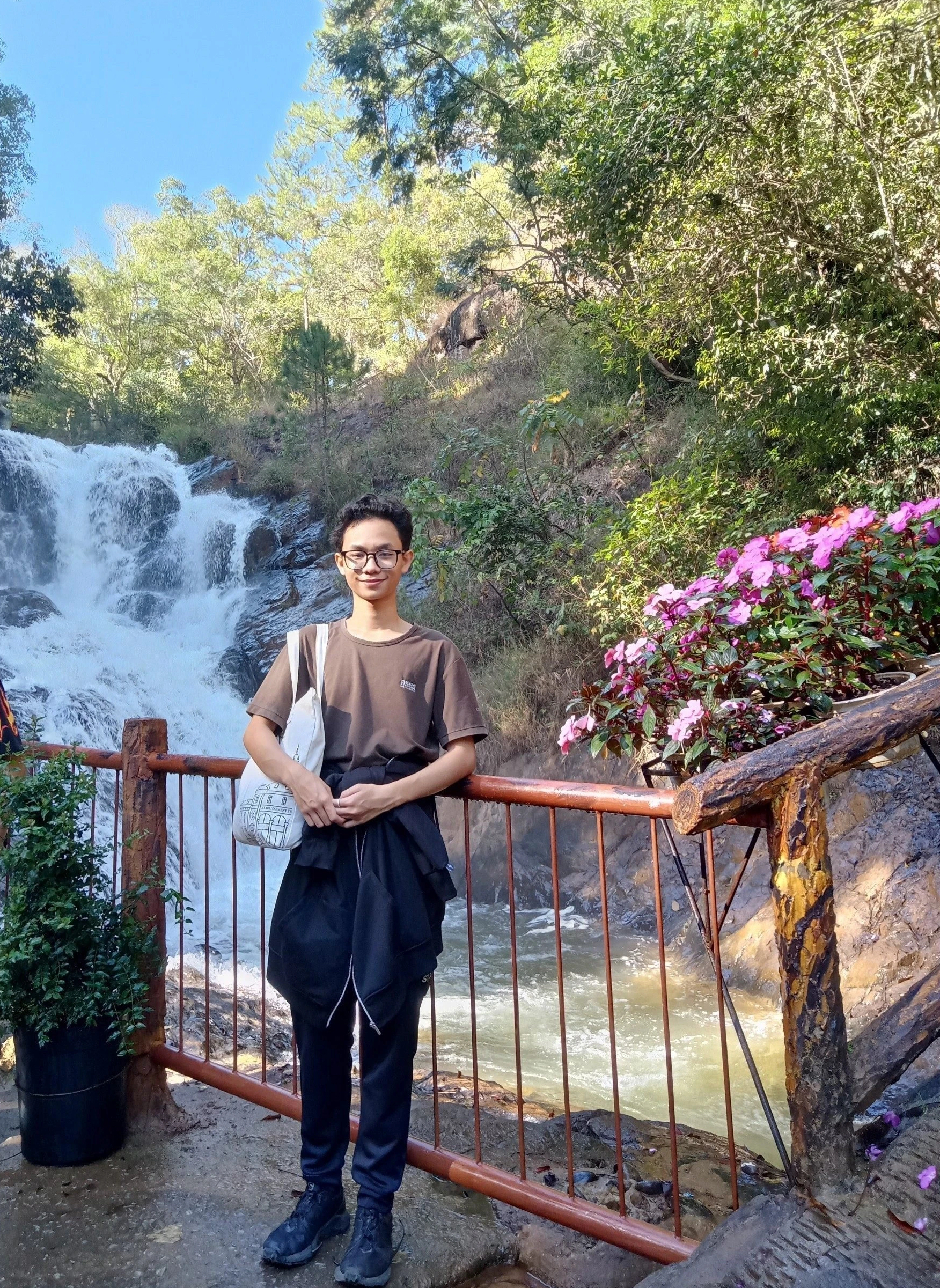 3 mẹ con cùng đi học IELTS, con lớp 12 được 8.0- Ảnh 2.