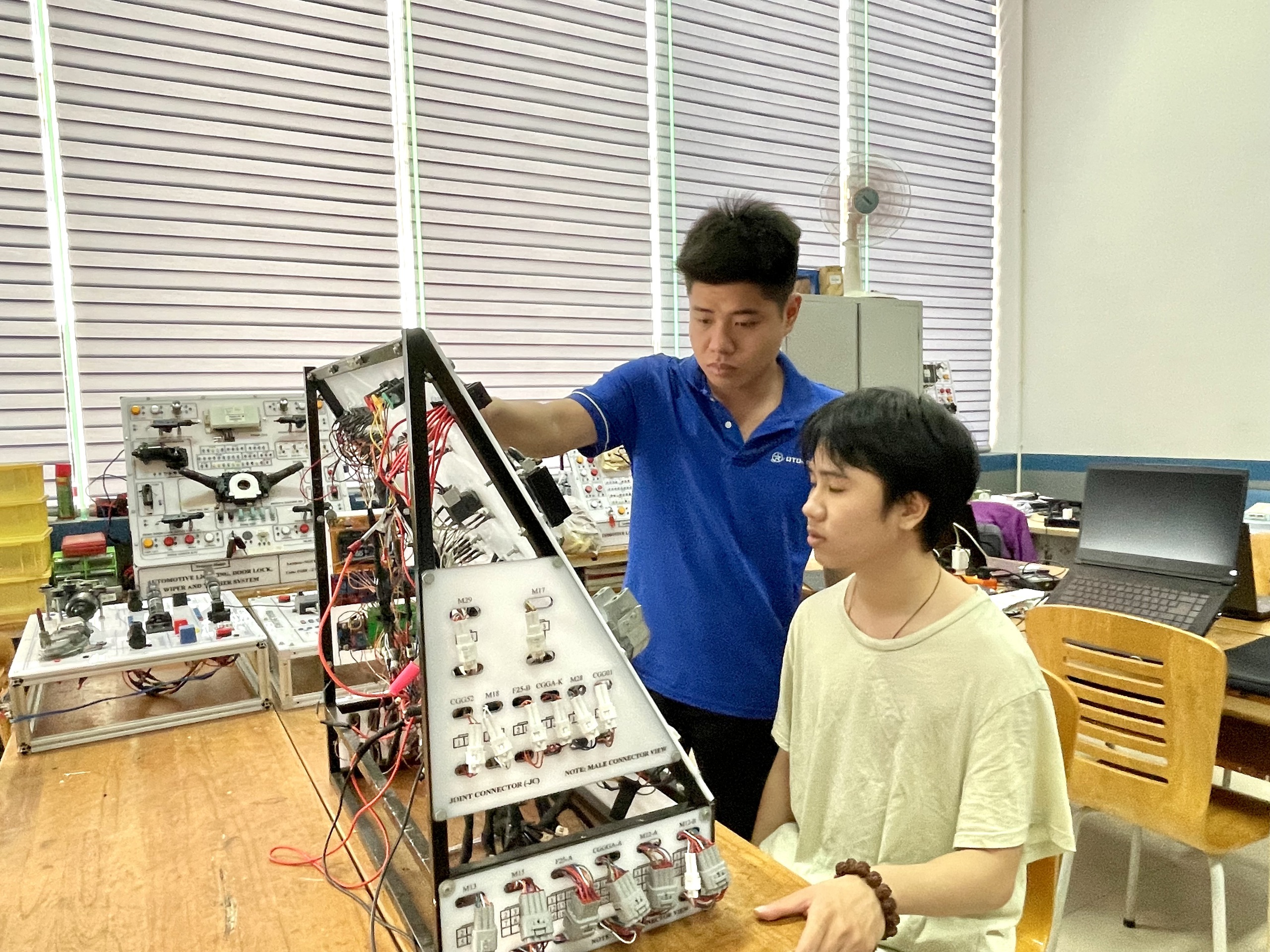 Bằng kỹ sư khác bằng cử nhân như thế nào?- Ảnh 1. Bằng kỹ sư khác bằng cử nhân như thế nào?- Ảnh 1.