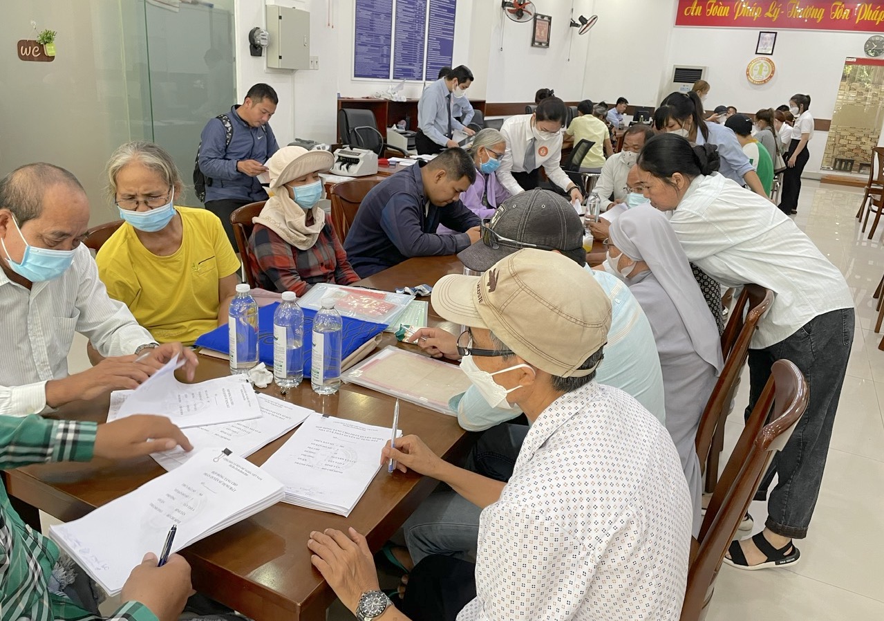Chỉ có vợ hoặc chồng để lại di chúc căn nhà, chia thừa kế cách nào?- Ảnh 1.