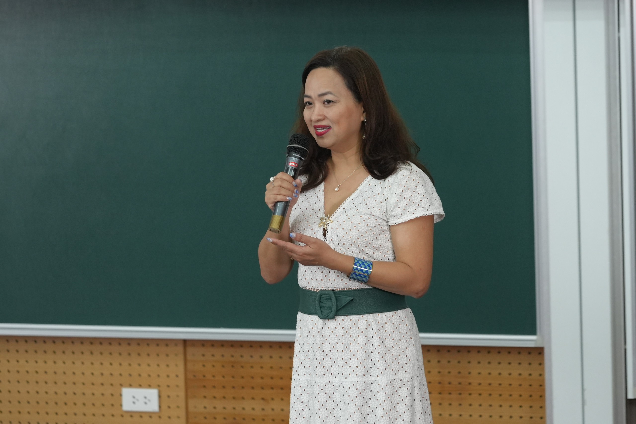 'Chơi với toán' trong Ngày Toán học quốc tế- Ảnh 1. 'Chơi với toán' trong Ngày Toán học quốc tế- Ảnh 1.