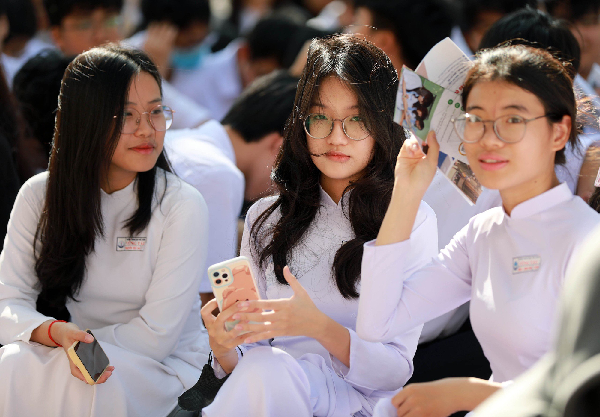 Để không quá tải khi ôn thi tốt nghiệp THPT và đánh giá năng lực- Ảnh 1. Để không quá tải khi ôn thi tốt nghiệp THPT và đánh giá năng lực- Ảnh 1.