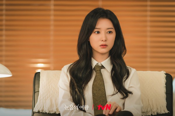 Kim Ji Won ăn kiêng, tập luyện liên tục để đóng vai nữ tài phiệt